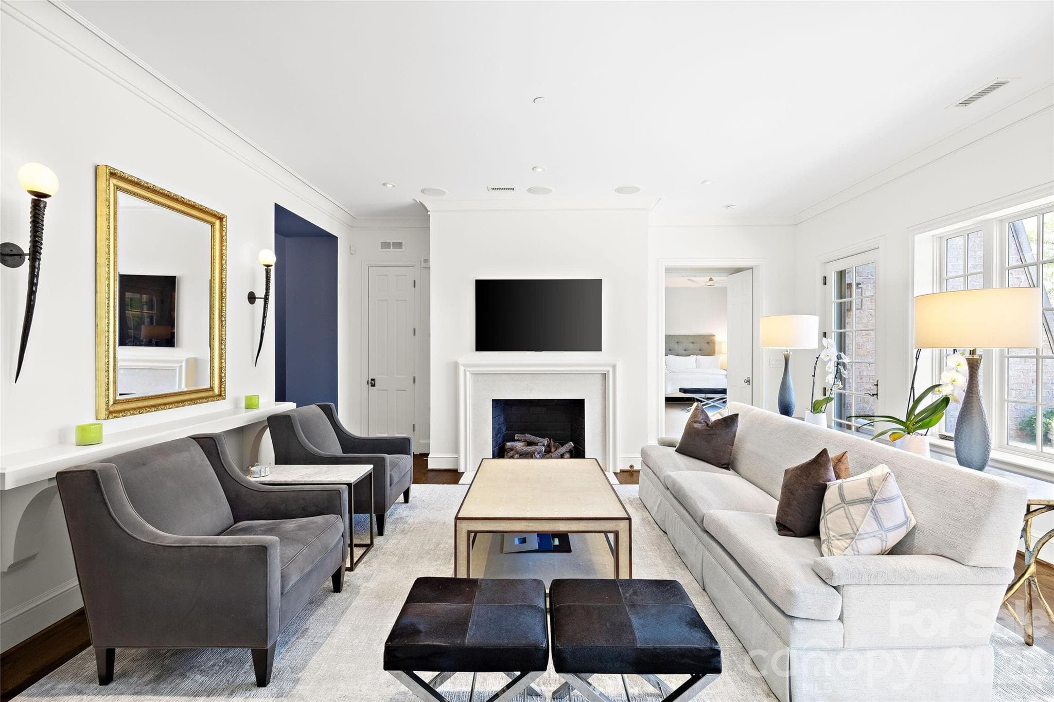 Condominium at 182 Cherokee Road, Charlotte, photo 9 of 28