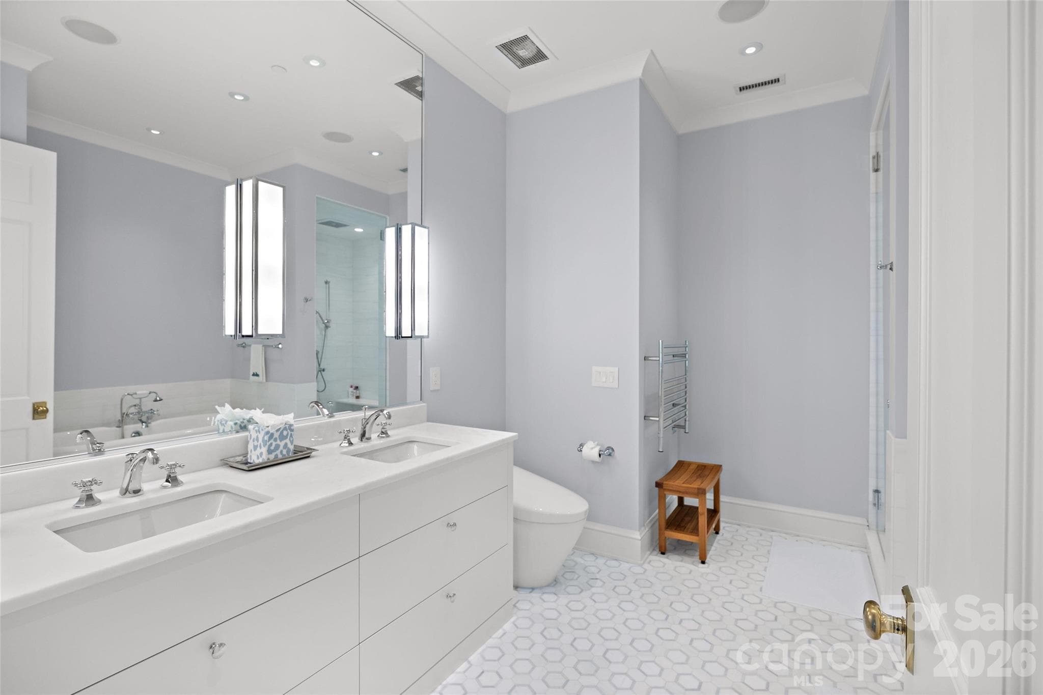Condominium at 182 Cherokee Road, Charlotte, photo 16 of 28