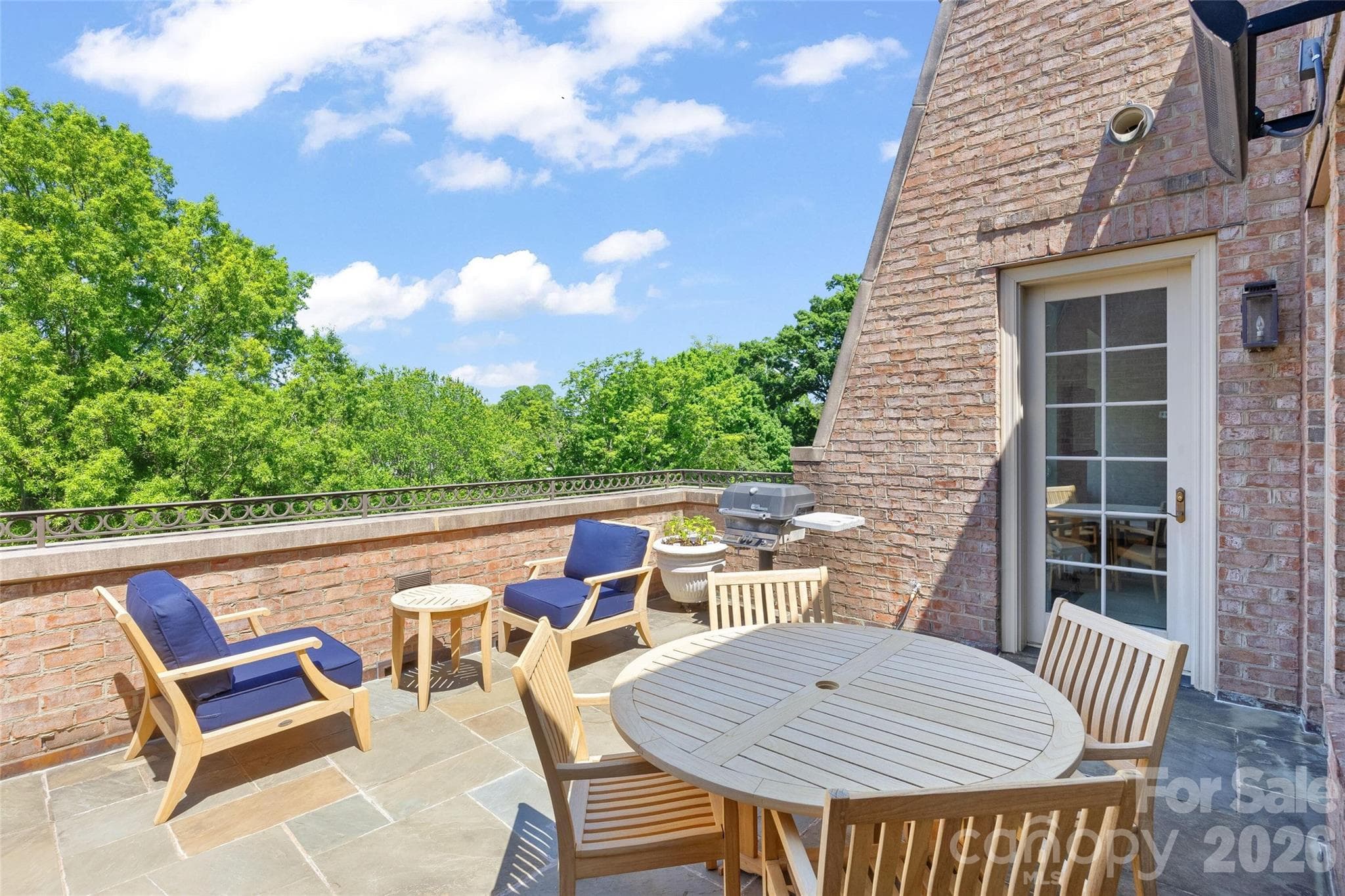 Condominium at 182 Cherokee Road, Charlotte, photo 25 of 28