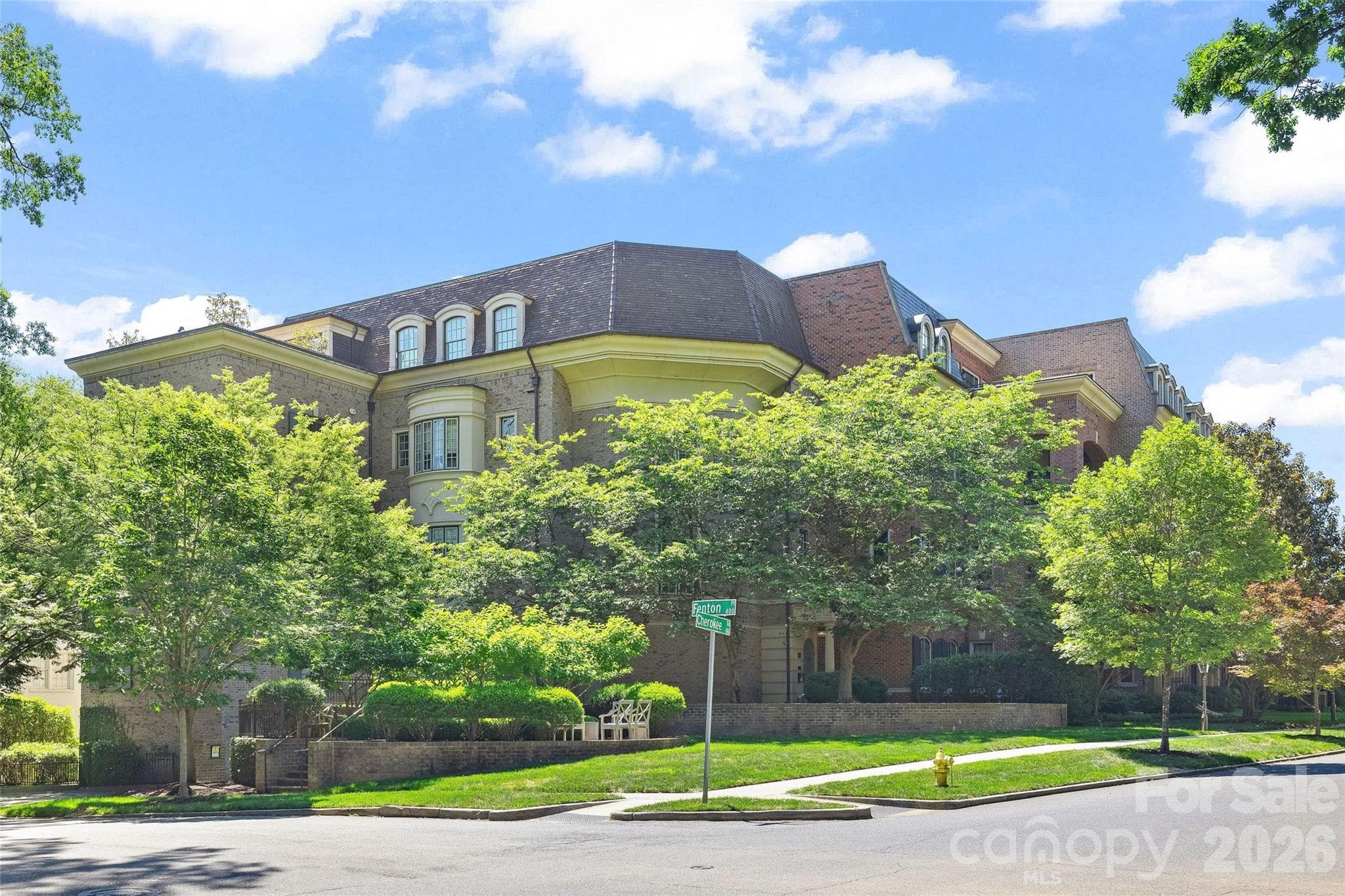 Condominium at 182 Cherokee Road, Charlotte, photo 26 of 28