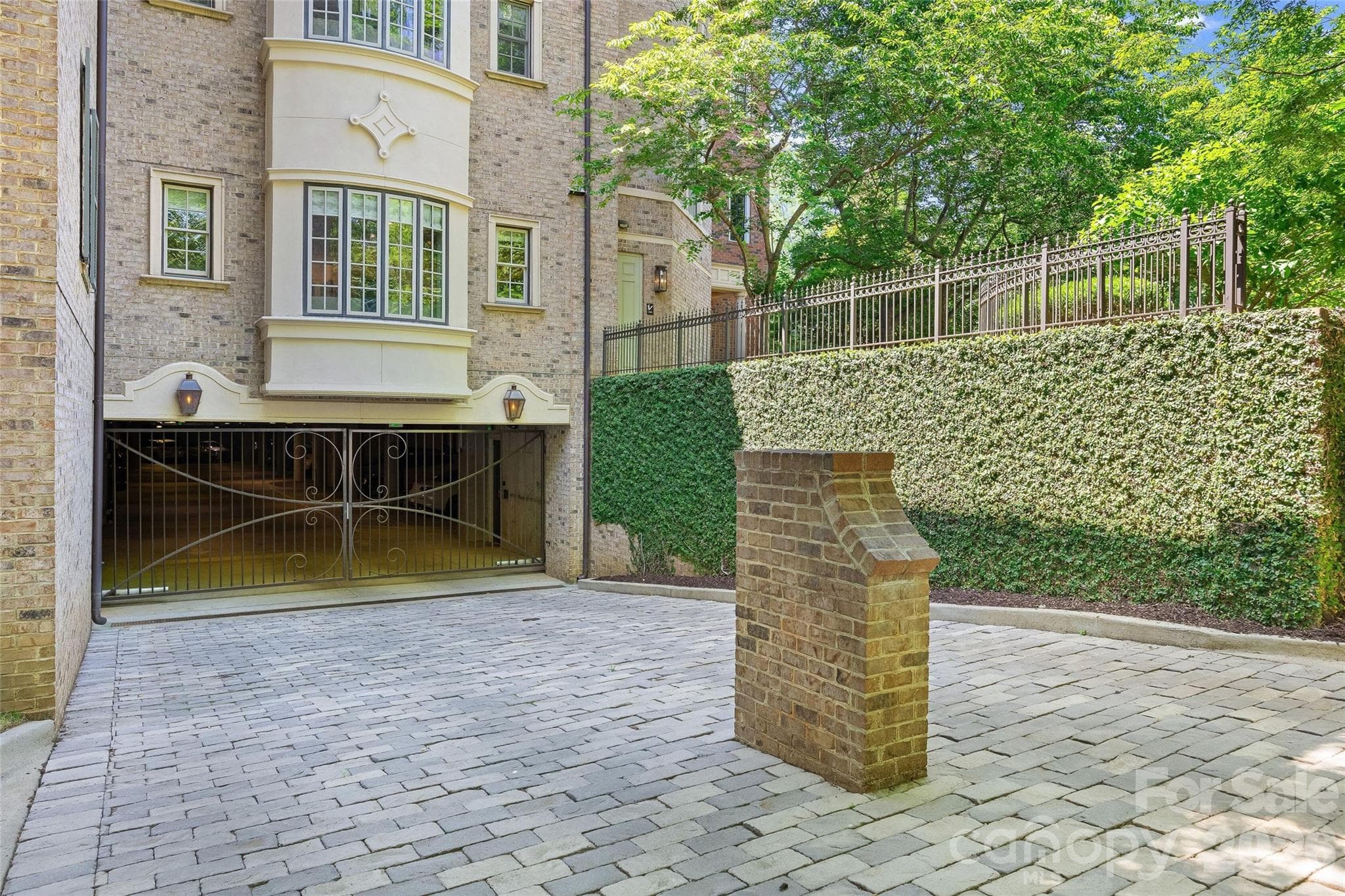 Condominium at 182 Cherokee Road, Charlotte, photo 28 of 28