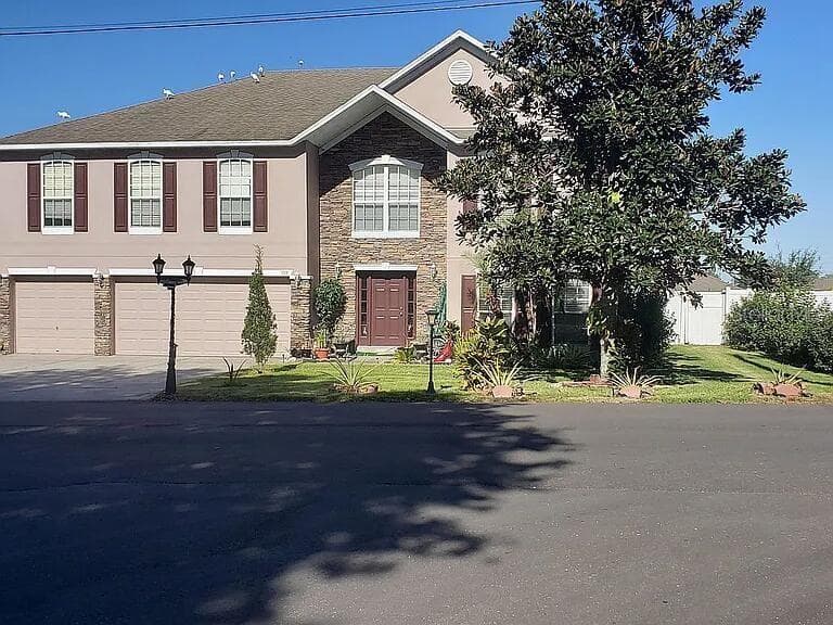 Single Family Residence at 959 THOMAS RD, EAGLE LAKE, photo 2 of 46