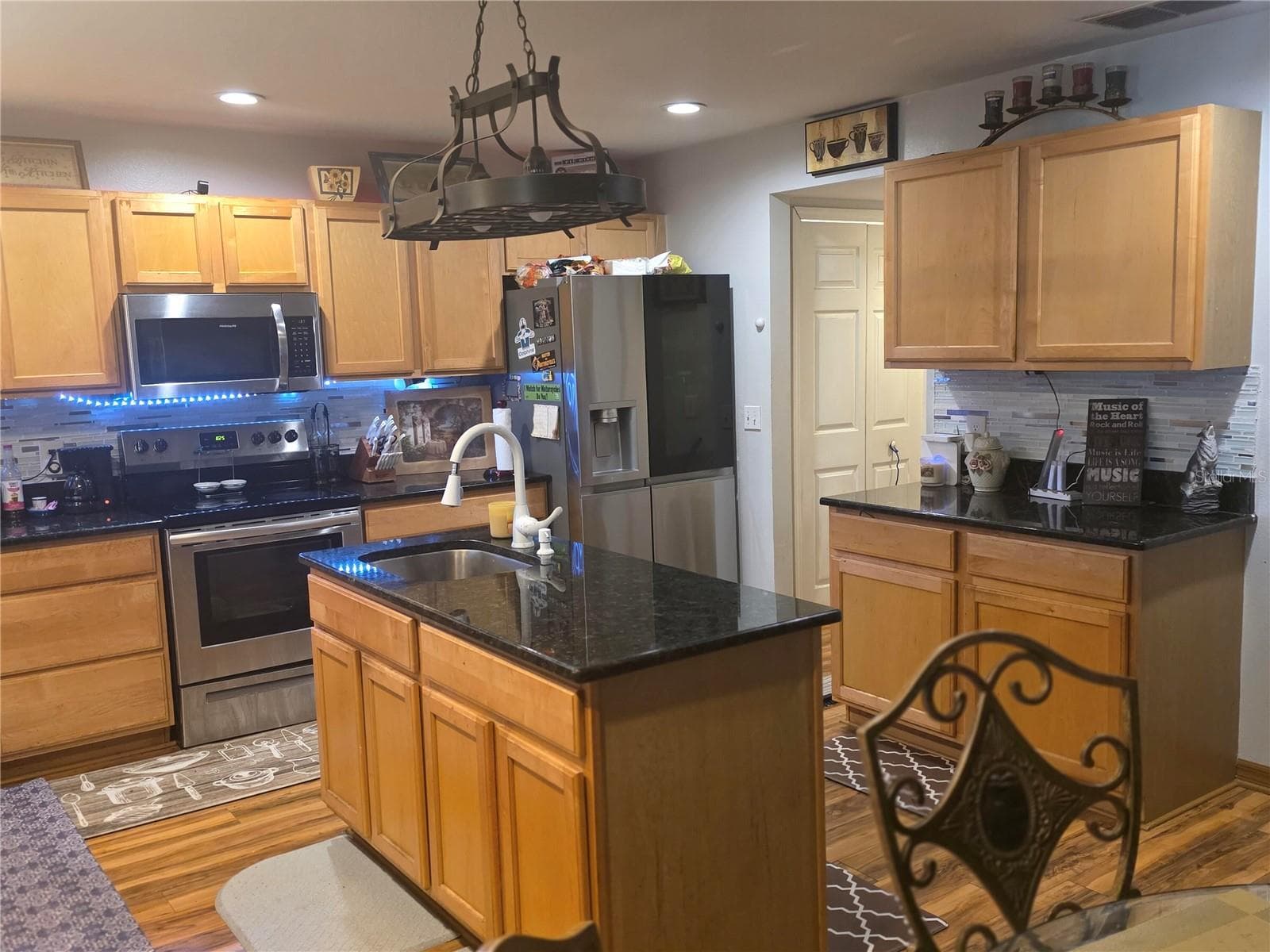 Single Family Residence at 959 THOMAS RD, EAGLE LAKE, photo 14 of 46