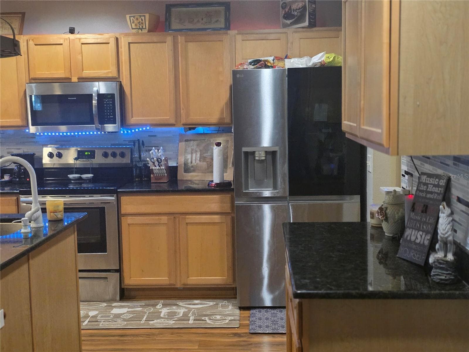 Single Family Residence at 959 THOMAS RD, EAGLE LAKE, photo 16 of 46