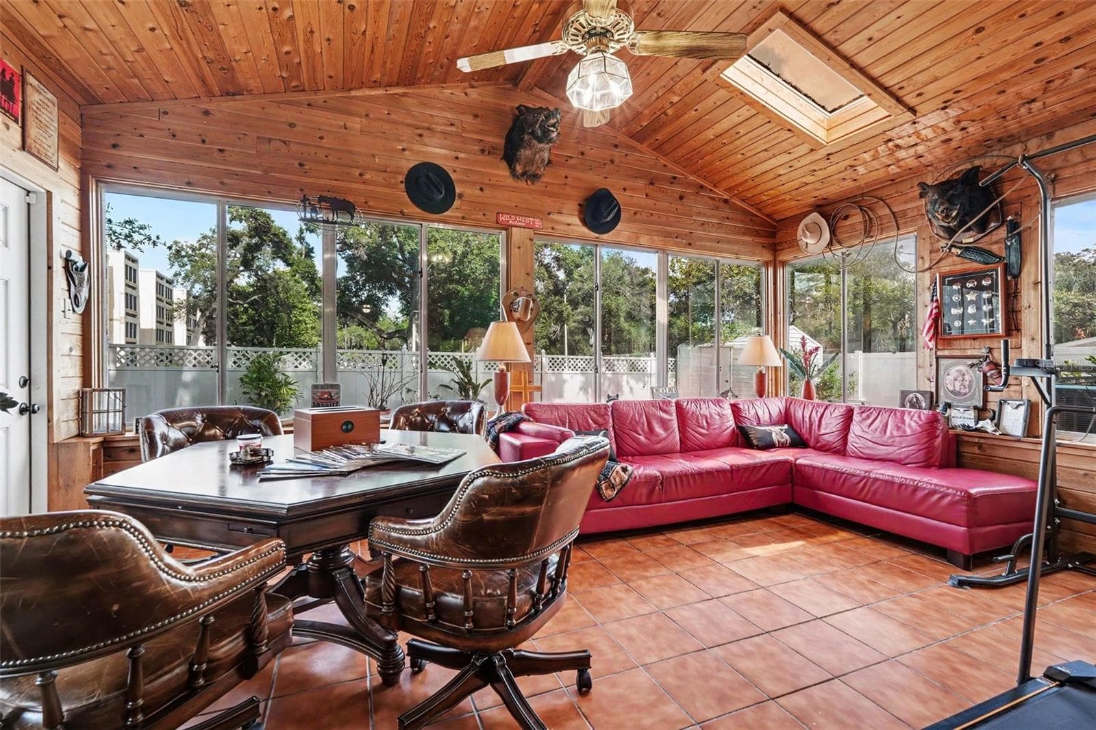 Single Family Residence at 8115 N OLA AVE, TAMPA, photo 9 of 38