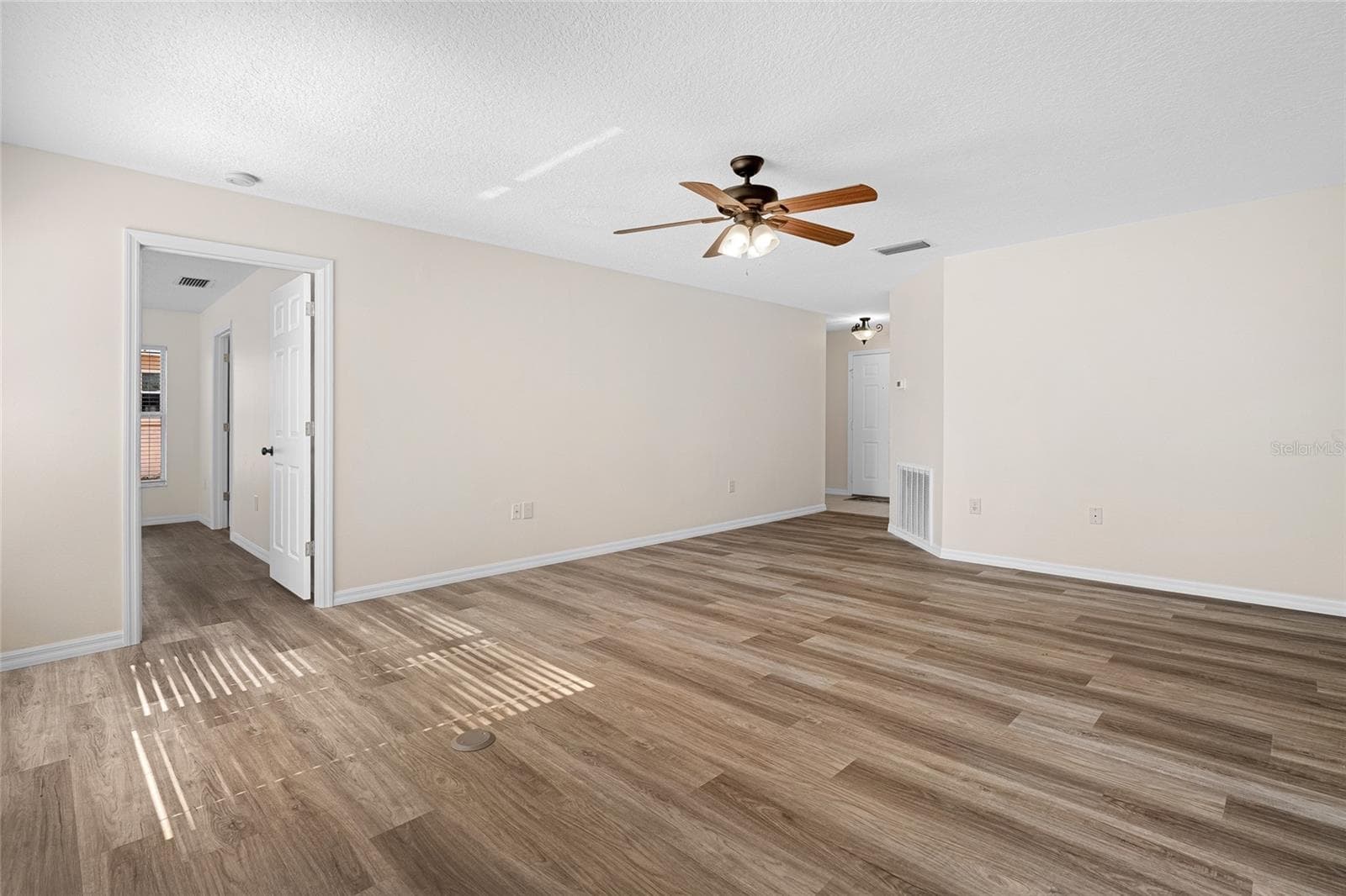 Single Family Residence at 10314 PATRICK DR, LEESBURG, photo 17 of 27