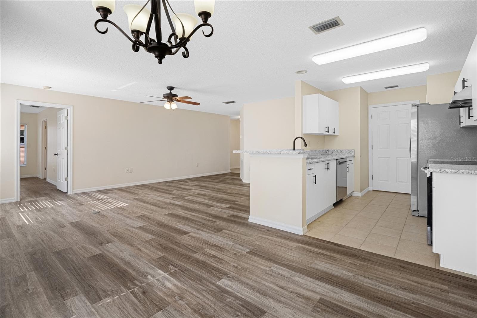 Single Family Residence at 10314 PATRICK DR, LEESBURG, photo 20 of 27