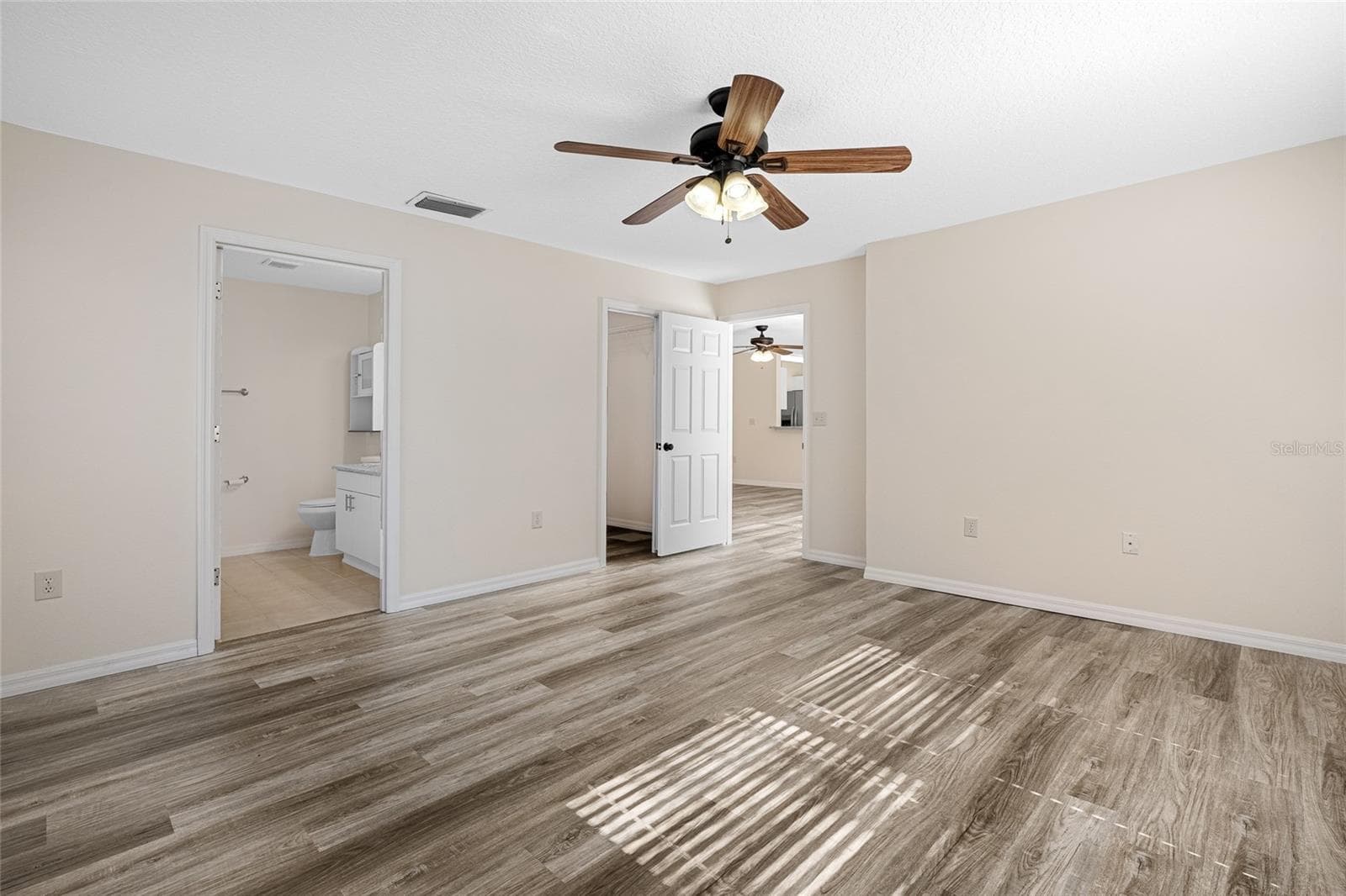 Single Family Residence at 10314 PATRICK DR, LEESBURG, photo 25 of 27