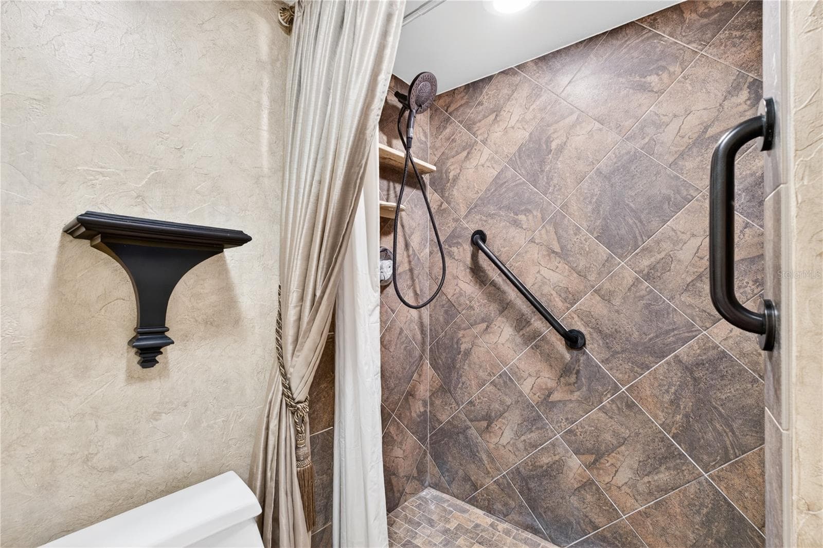 Primary ensuite with walk-in shower. - 200 MAITLAND AVE #128, ALTAMONTE SPRINGS