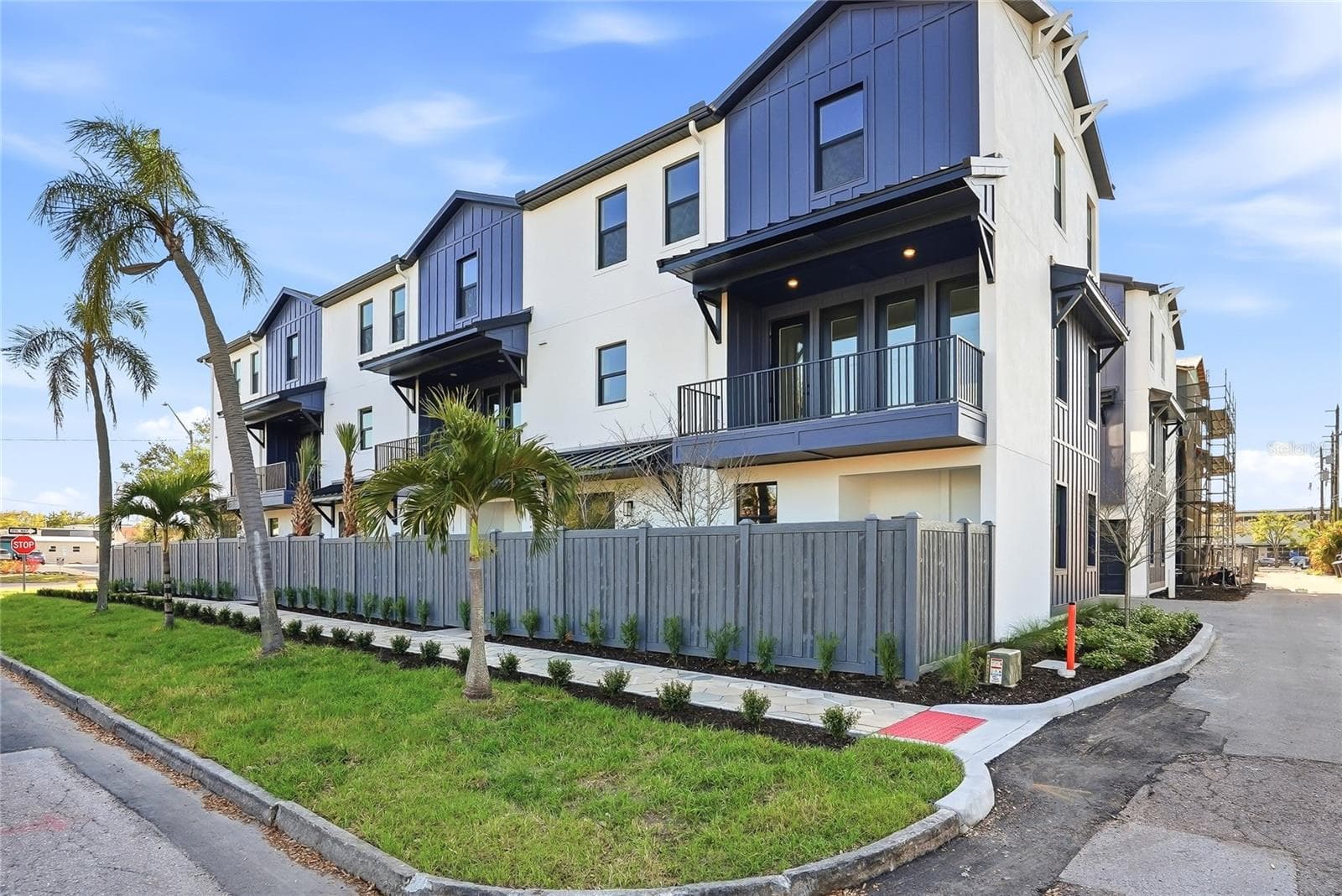 Townhouse at 3005 1ST AVE N, ST PETERSBURG, photo 2 of 50