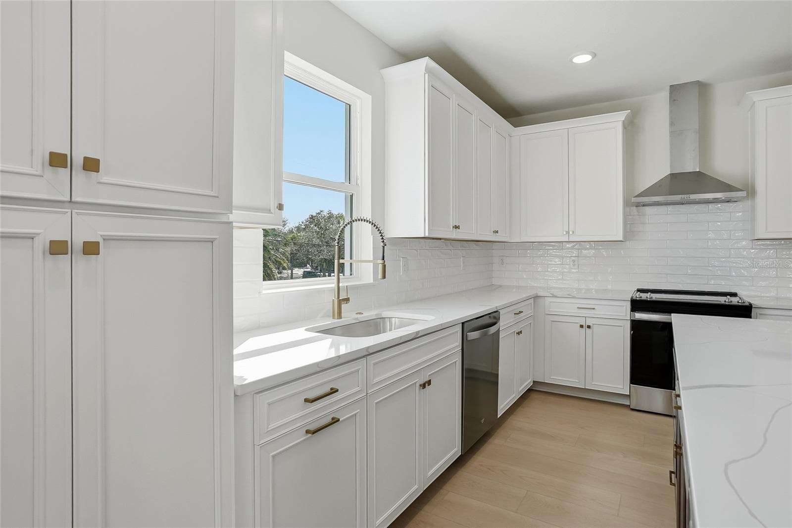 Townhouse at 3005 1ST AVE N, ST PETERSBURG, photo 17 of 50