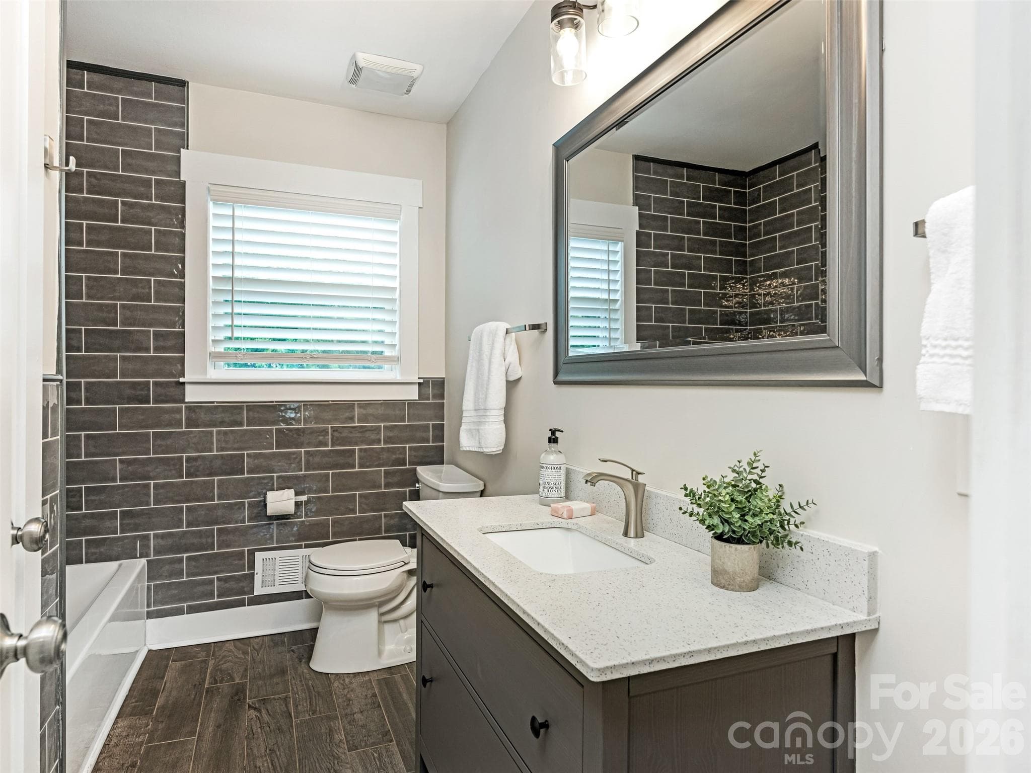 Full Bathroom - 3319 Providence Road, Charlotte