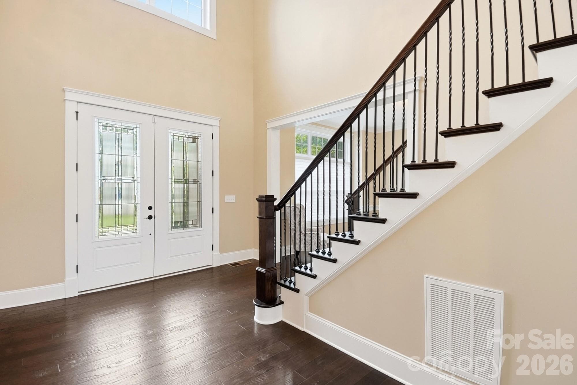 Single Family Residence at 7626 Deerfield Manor Drive, Charlotte, photo 3 of 48