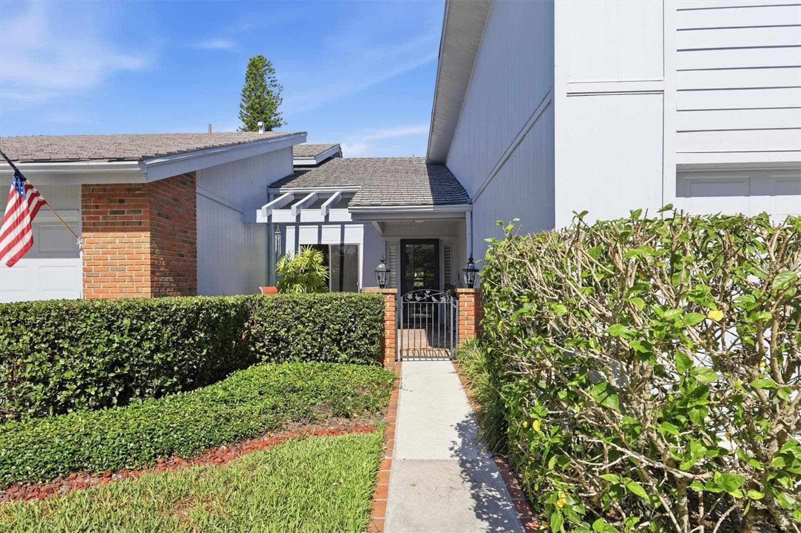 Courtyard entry - 2644 MOSS OAK DR #47, SARASOTA