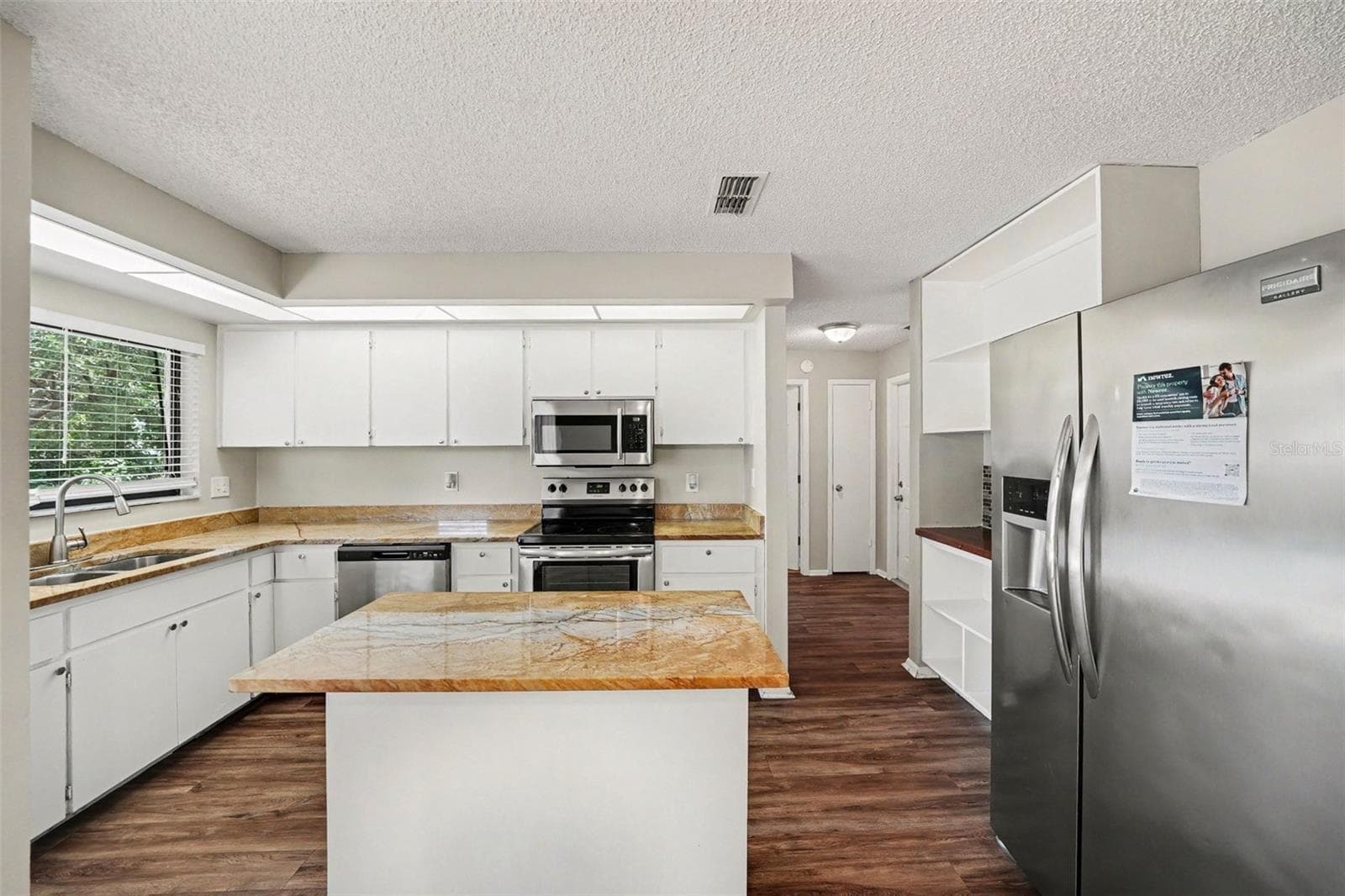 Single Family Residence at 11424 SCALLOP DR, PORT RICHEY, photo 10 of 26
