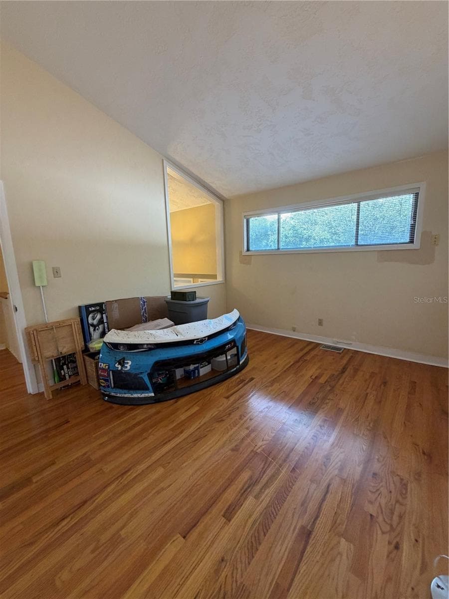 Bonus room - 8 CANTERBURY DR, HAINES CITY