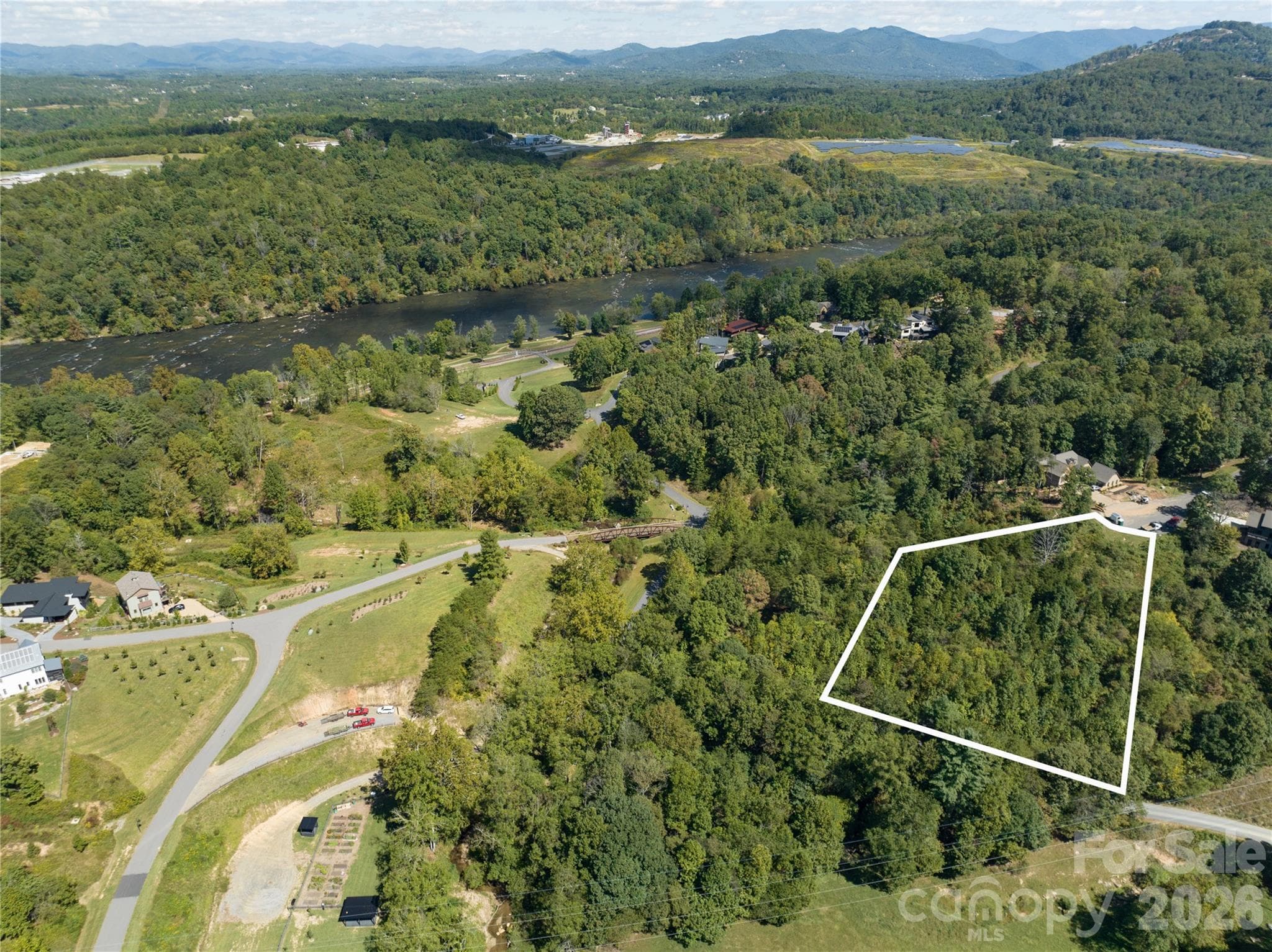 1.11 acre lot in the incredible community of Olivette - Asheville