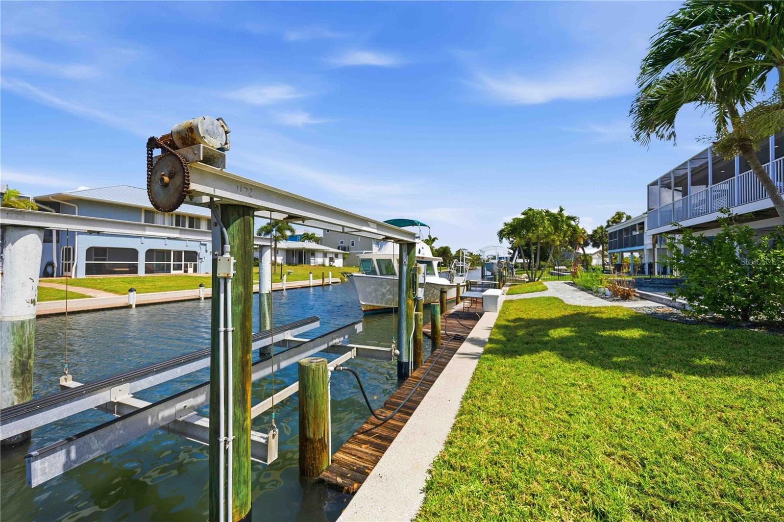 First 7500lb boat lift - 10460 MARION ST, ENGLEWOOD