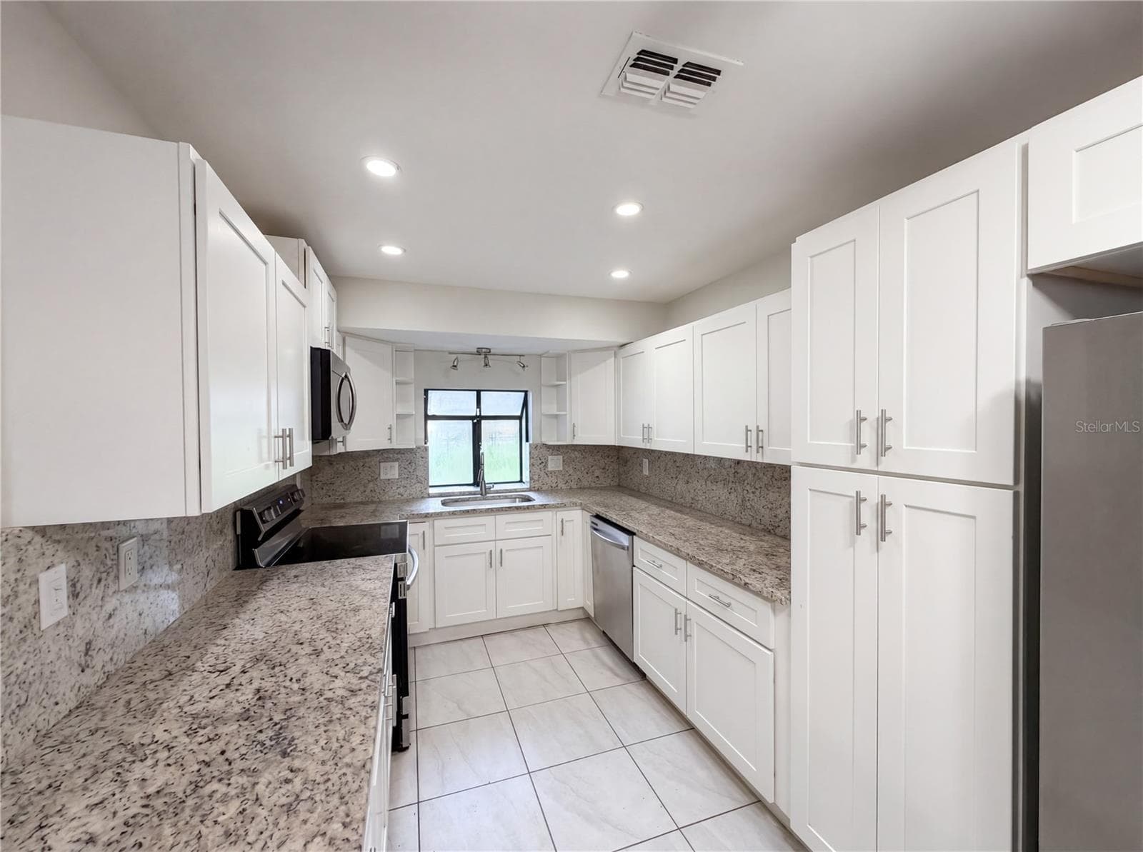 Single Family Residence at 10510 SW 74TH CT, OCALA, photo 2 of 20