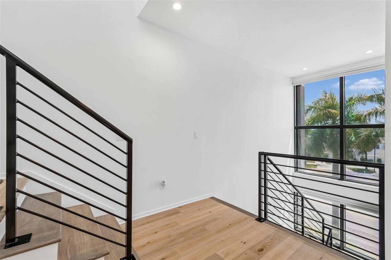 Townhouse at 94 W DAVIS BLVD., TAMPA, photo 53 of 100