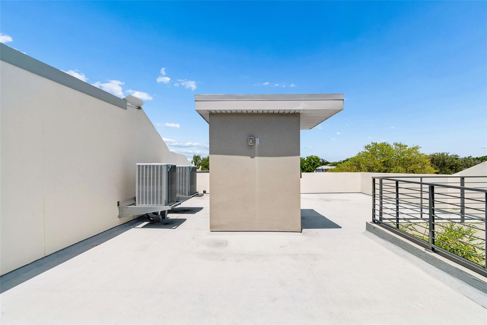 Townhouse at 94 W DAVIS BLVD., TAMPA, photo 56 of 100