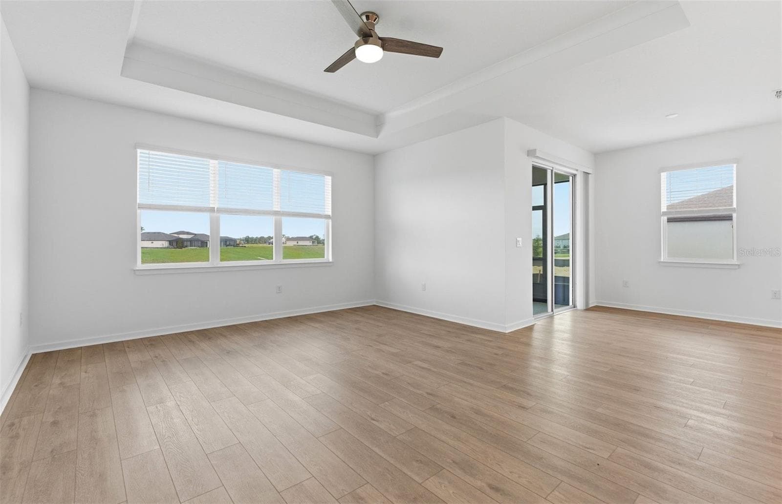 Open Gathering Room to Cafe Area - 4314 OBSIDIAN DR, SPRING HILL