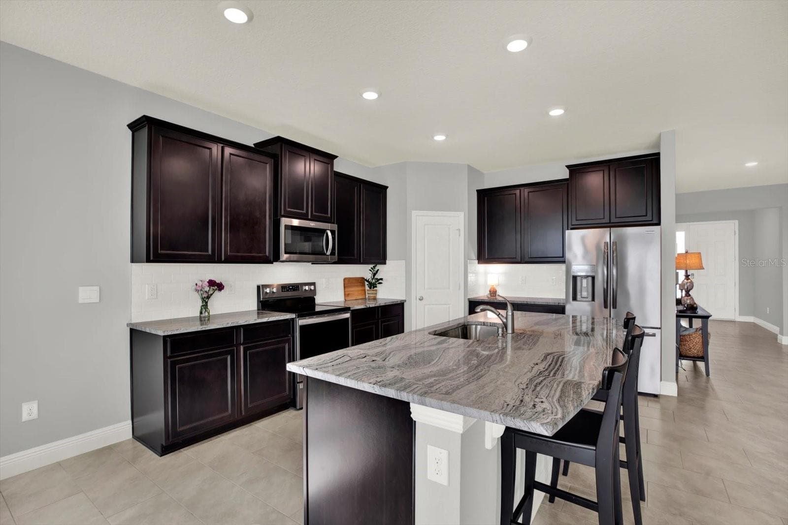 Gorgeous granite countertops! - 32332 ROSEPINE BLVD, WESLEY CHAPEL