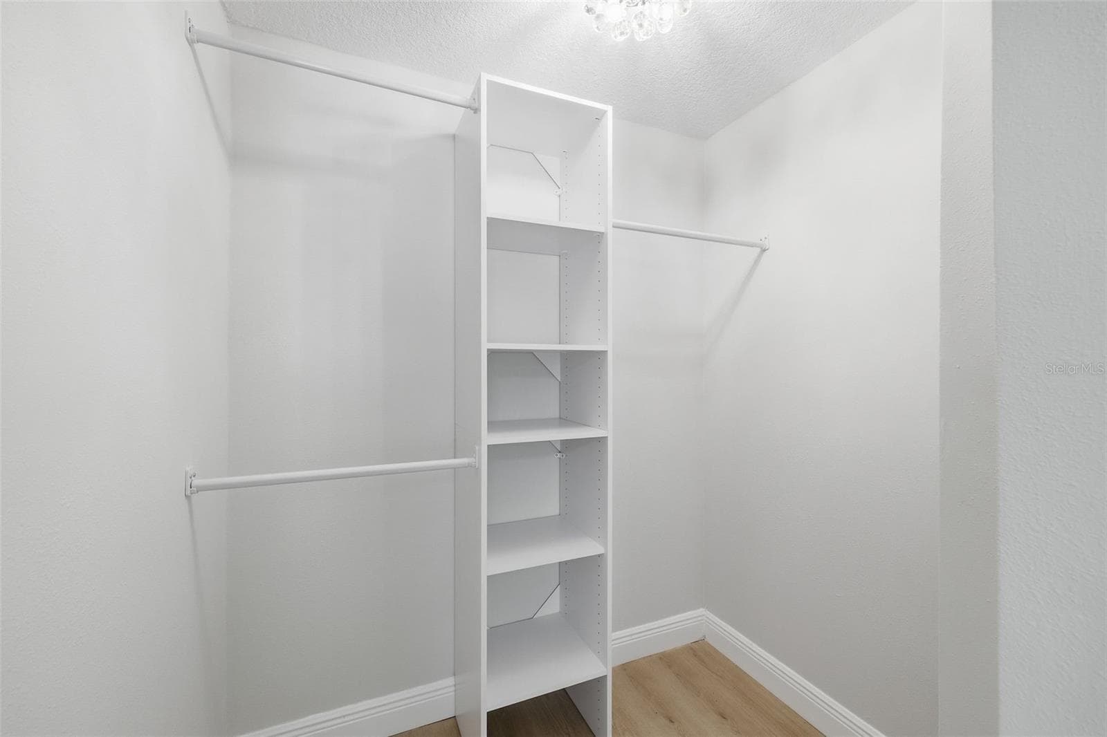 Primary Closet - 7 GEORGIA AVE, CRYSTAL BEACH
