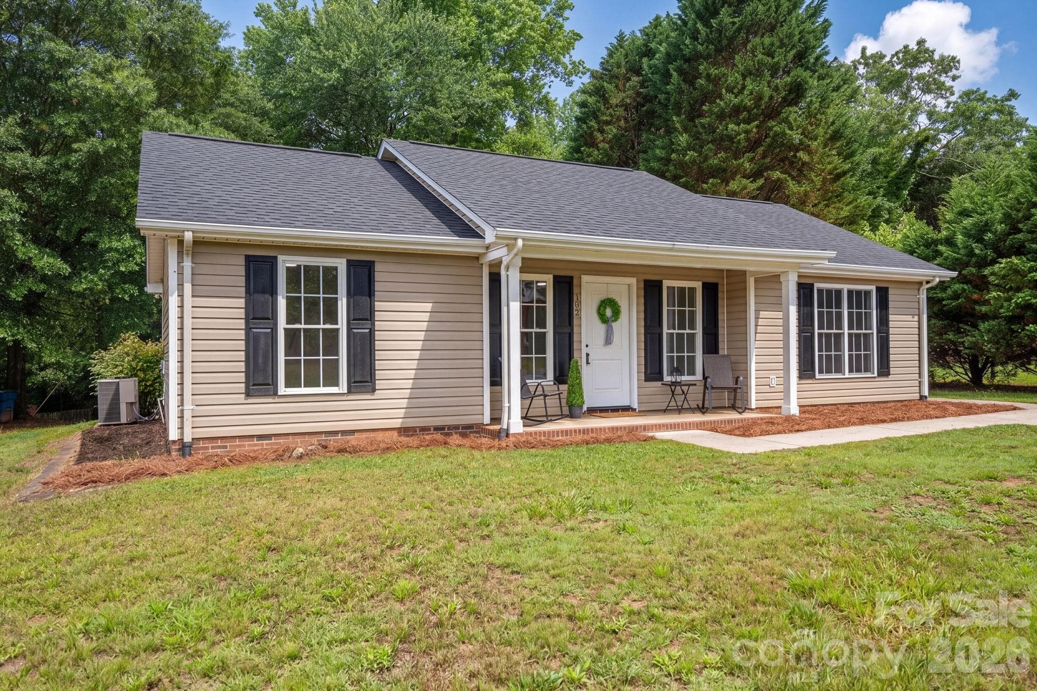 Single Family Residence at Maiden, photo 2 of 29