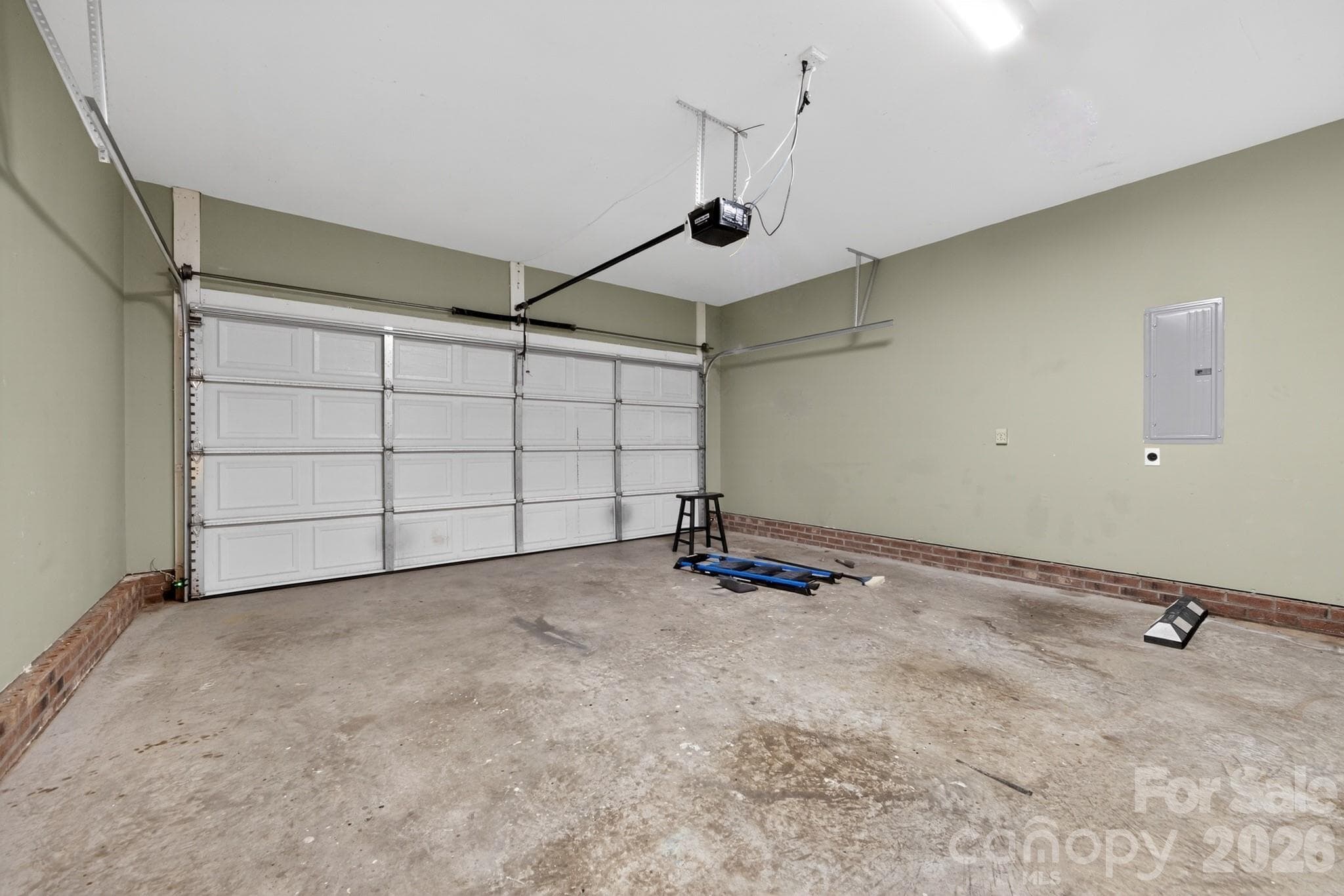 Spacious Garage - 11 Peppermill Drive, Asheville