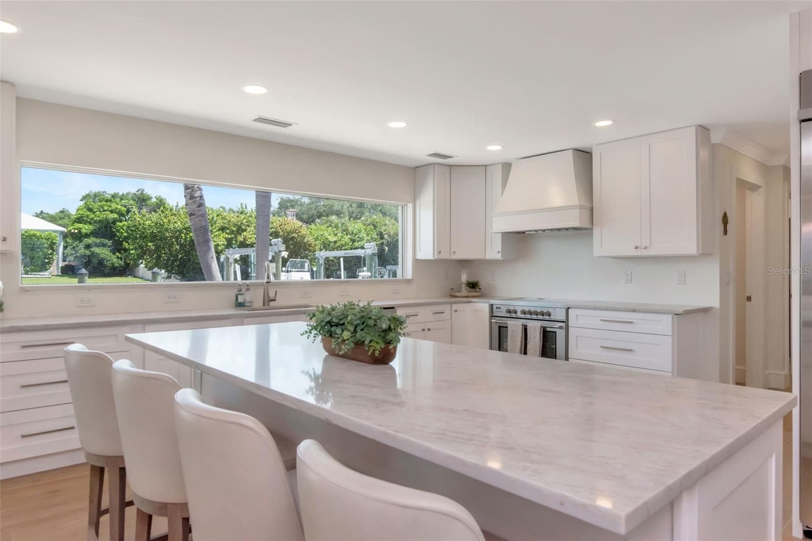 Single Family Residence at 4927 W MELROSE AVE N, TAMPA, photo 10 of 70