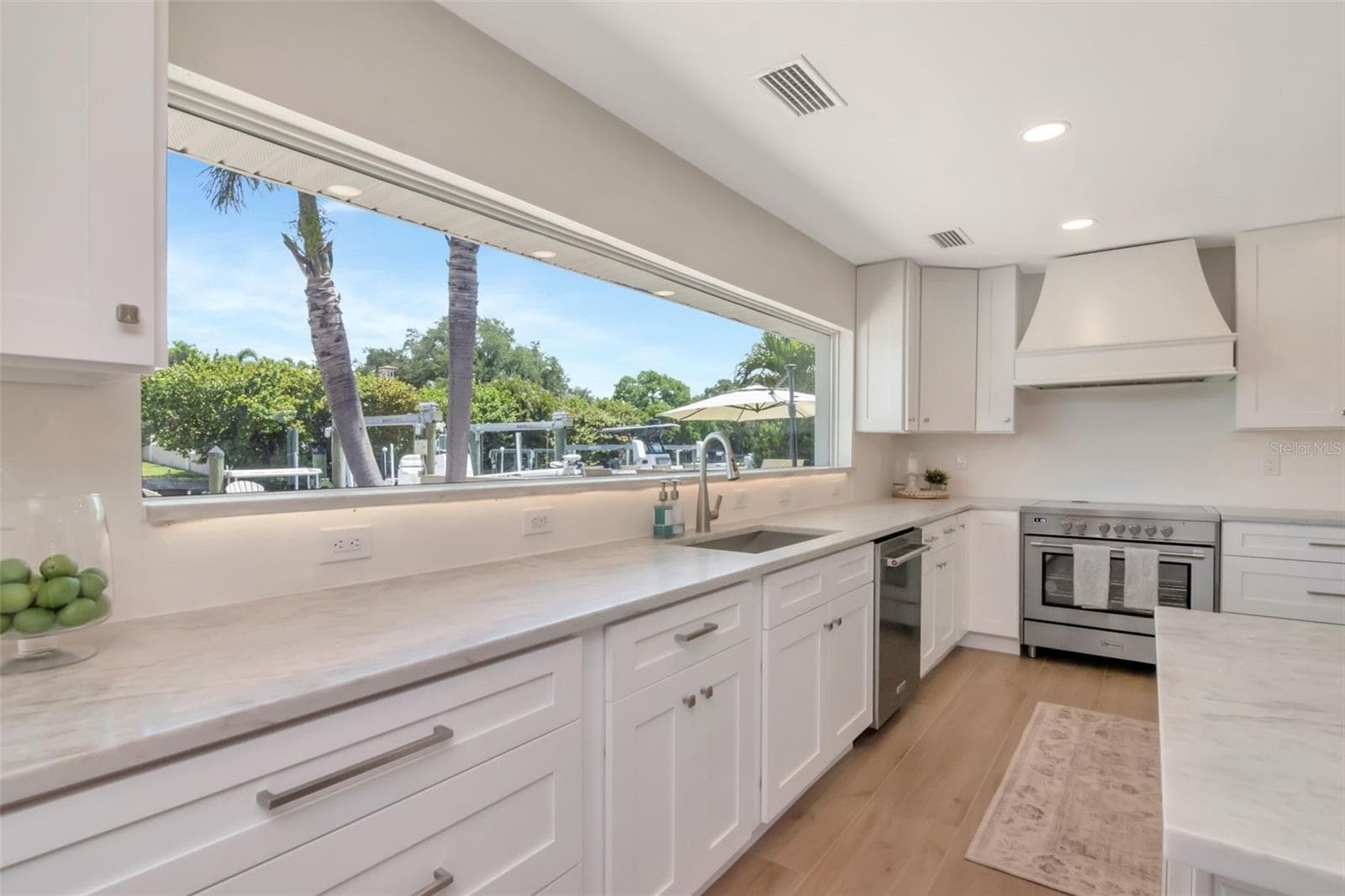 Single Family Residence at 4927 W MELROSE AVE N, TAMPA, photo 11 of 70