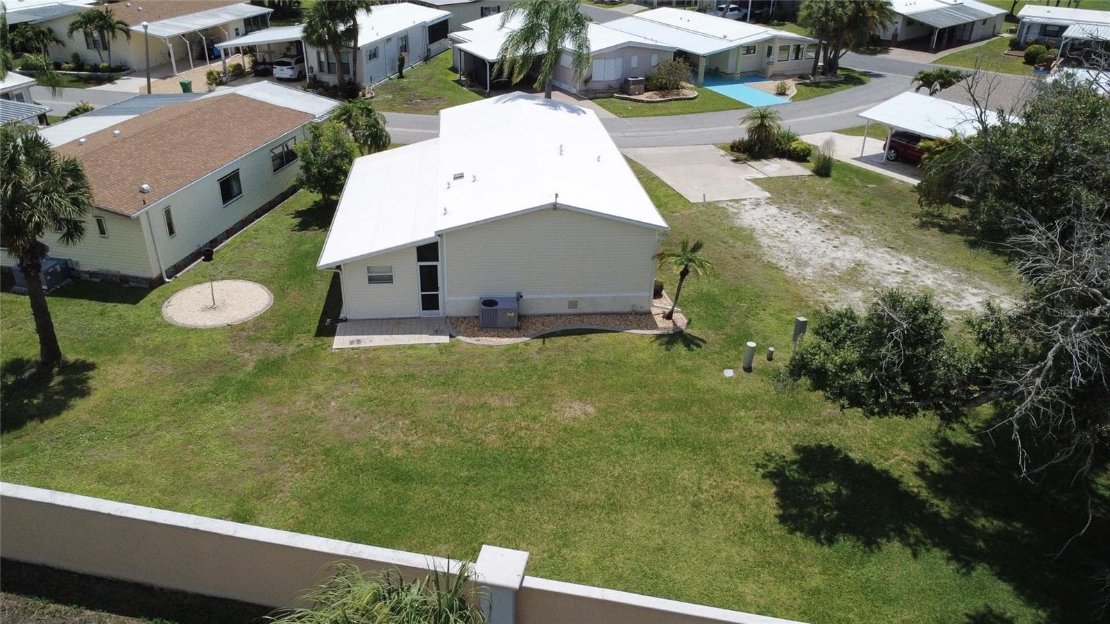 Manufactured Home at 2100 KINGS HWY #977, PORT CHARLOTTE, photo 32 of 93
