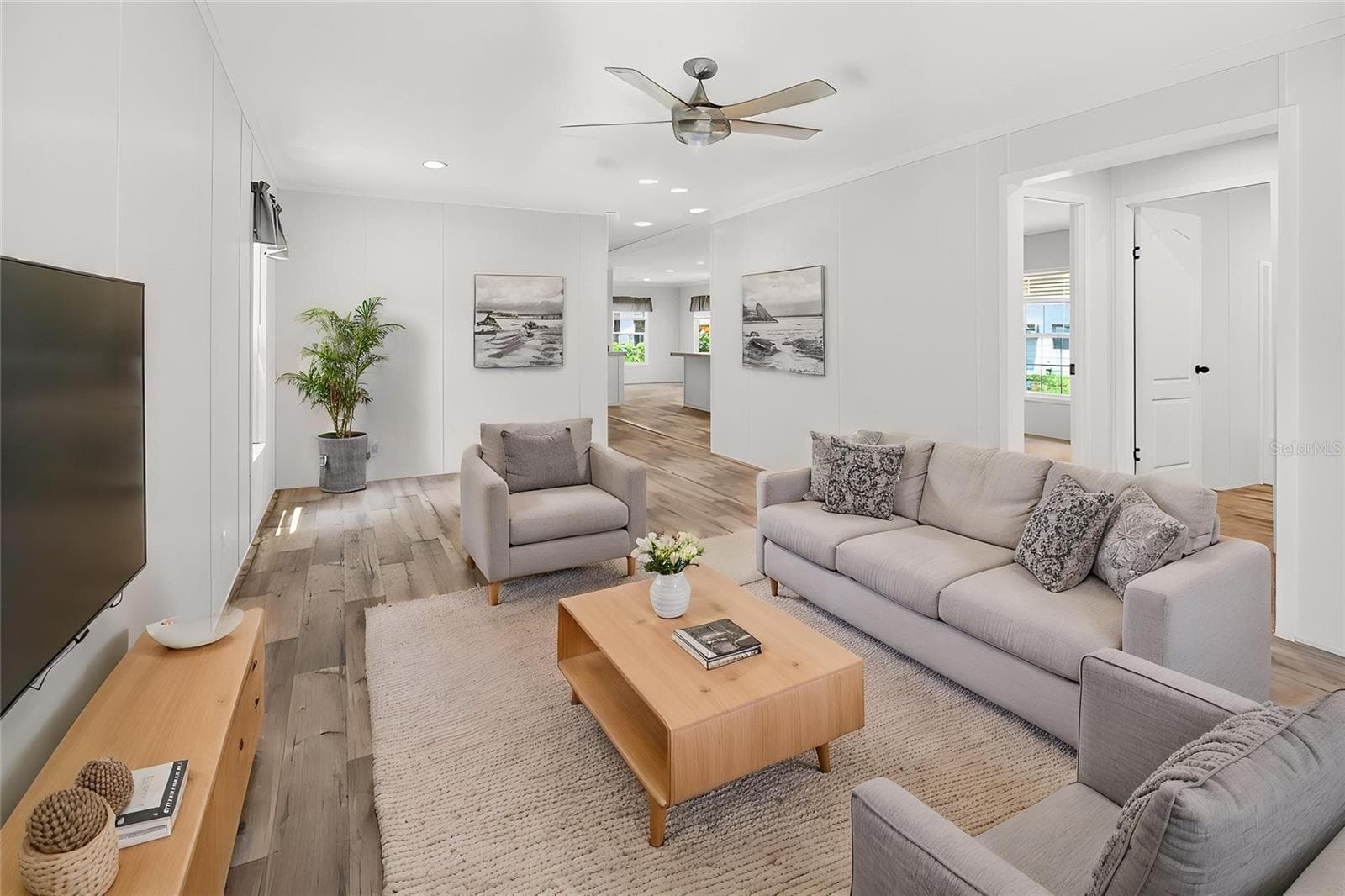 Manufactured Home at 17475 TAVERN RD, BROOKSVILLE, photo 3 of 32