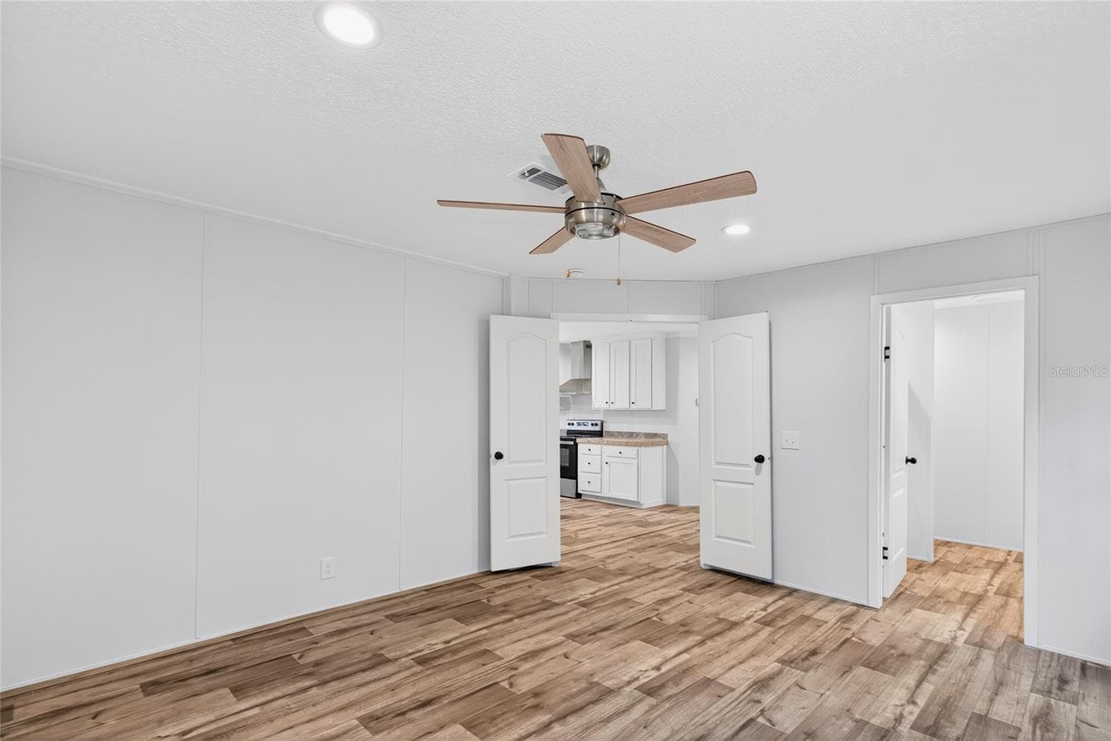 Manufactured Home at 17475 TAVERN RD, BROOKSVILLE, photo 16 of 32