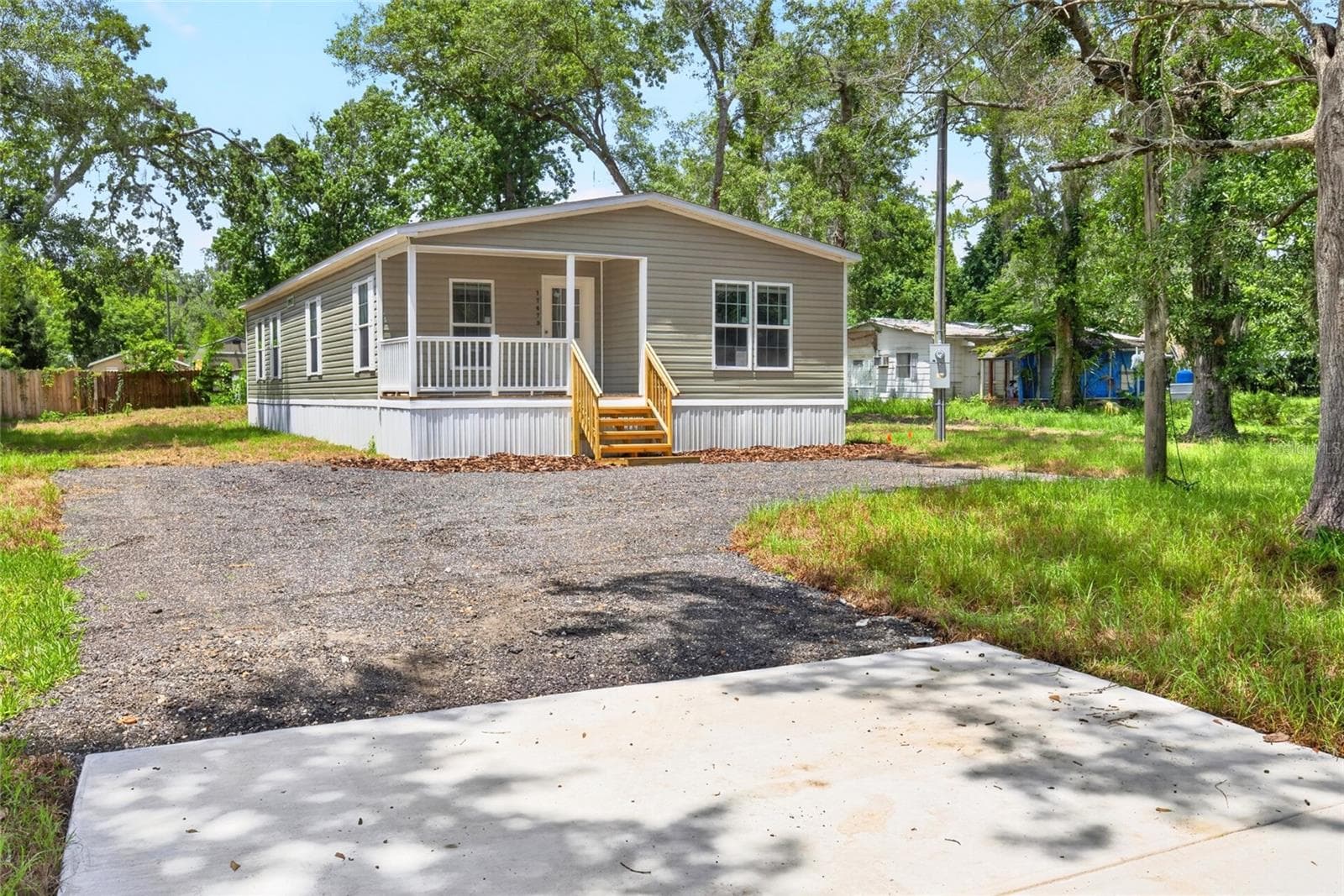 Manufactured Home at 17475 TAVERN RD, BROOKSVILLE, photo 23 of 32