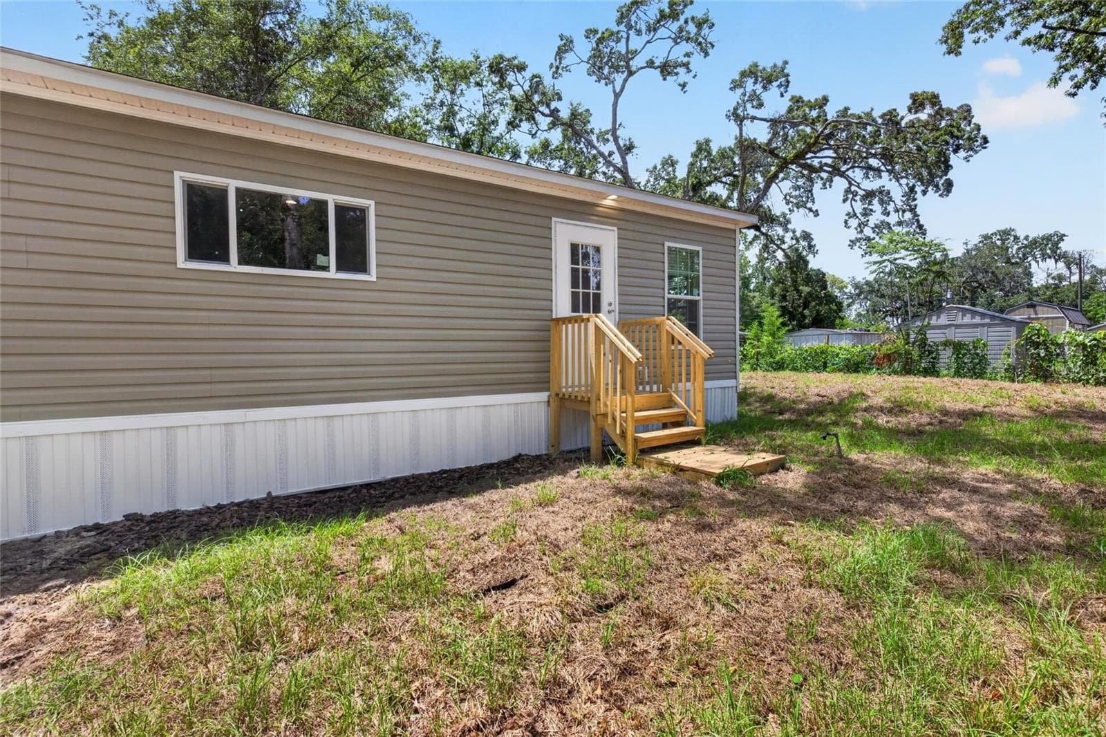 Manufactured Home at 17475 TAVERN RD, BROOKSVILLE, photo 24 of 32