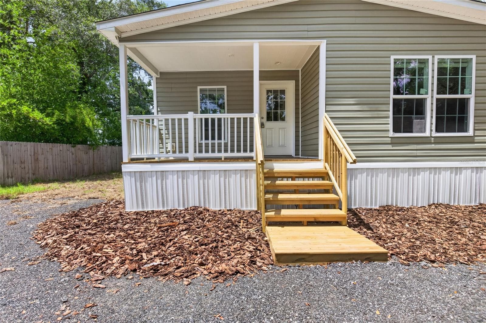 Manufactured Home at 17475 TAVERN RD, BROOKSVILLE, photo 30 of 32