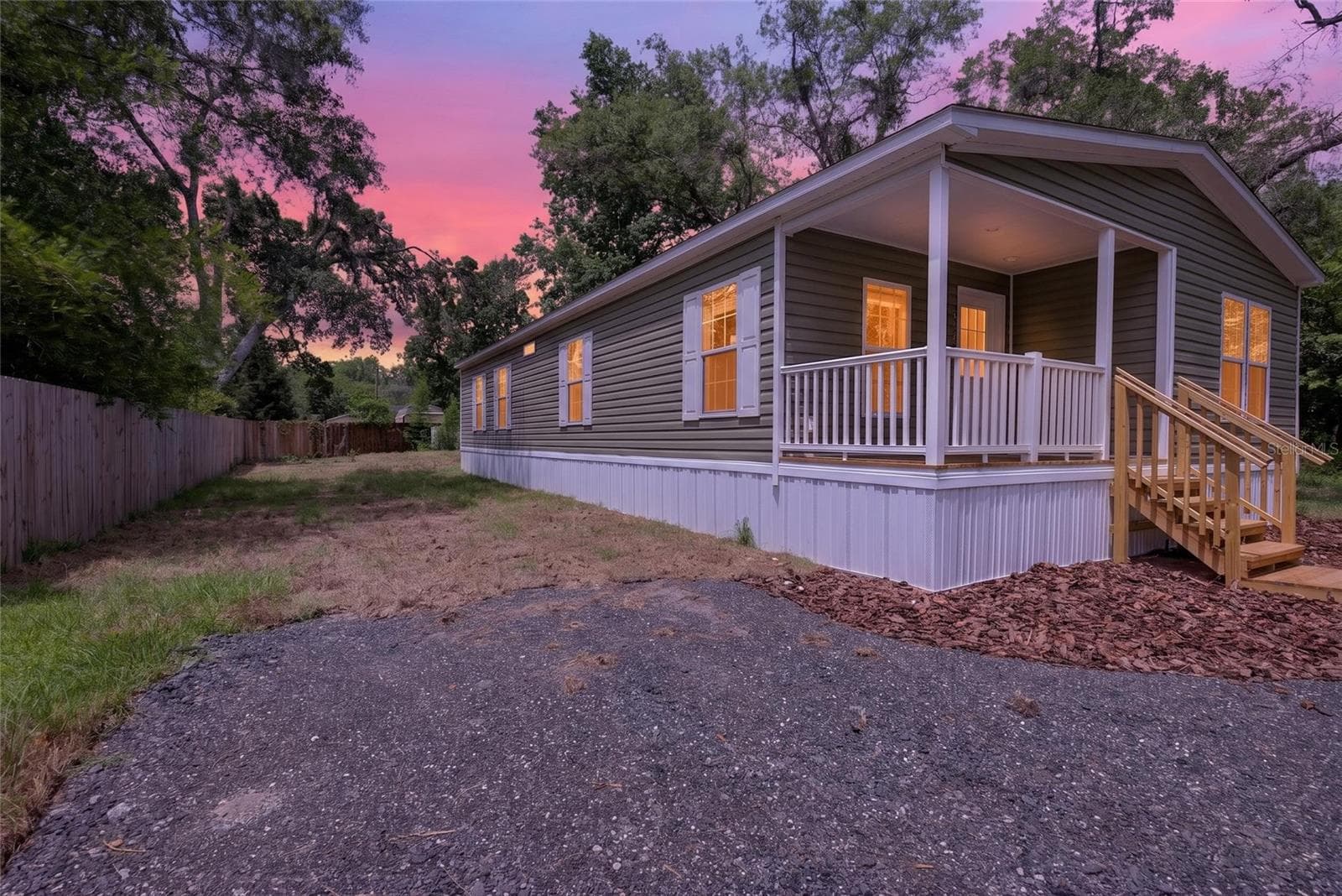 Manufactured Home at 17475 TAVERN RD, BROOKSVILLE, photo 31 of 32