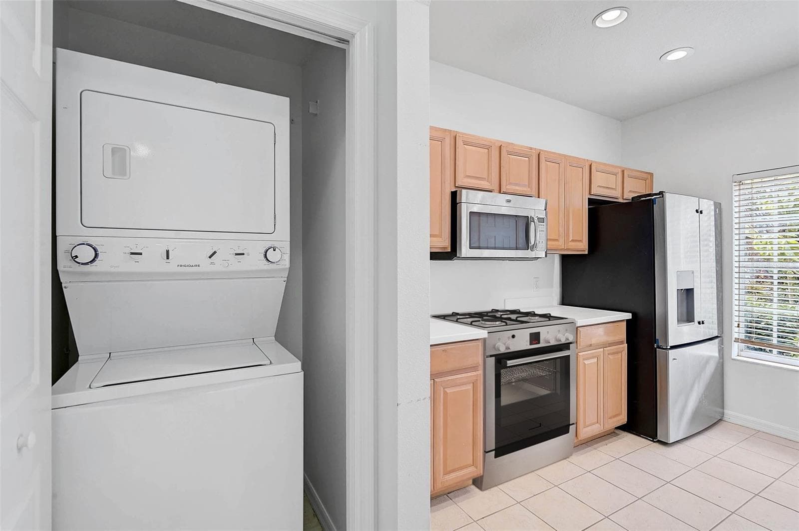 Condominium at 208 CAPE HARBOUR LOOP #108, BRADENTON, photo 4 of 23