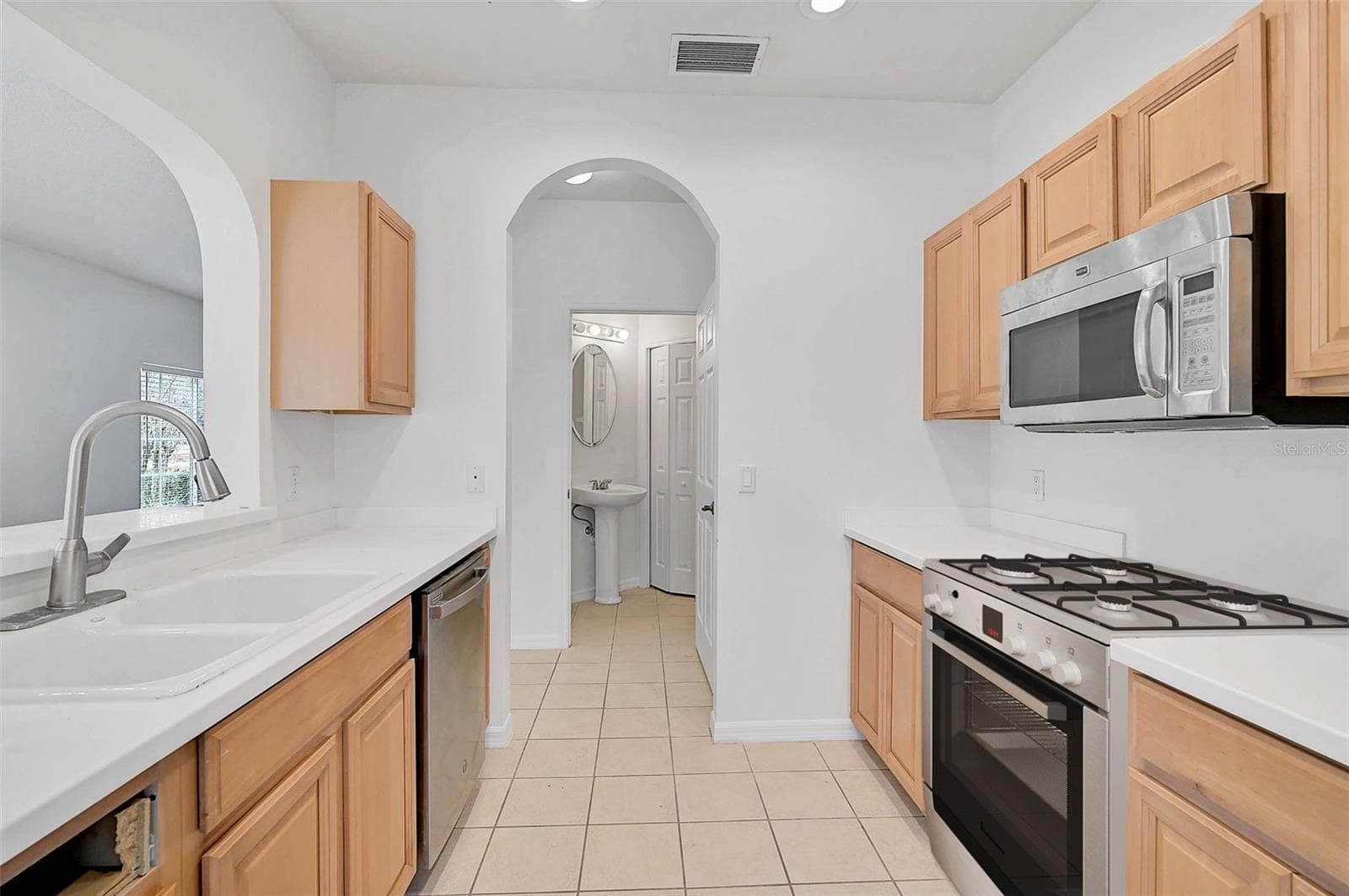 Condominium at 208 CAPE HARBOUR LOOP #108, BRADENTON, photo 5 of 23