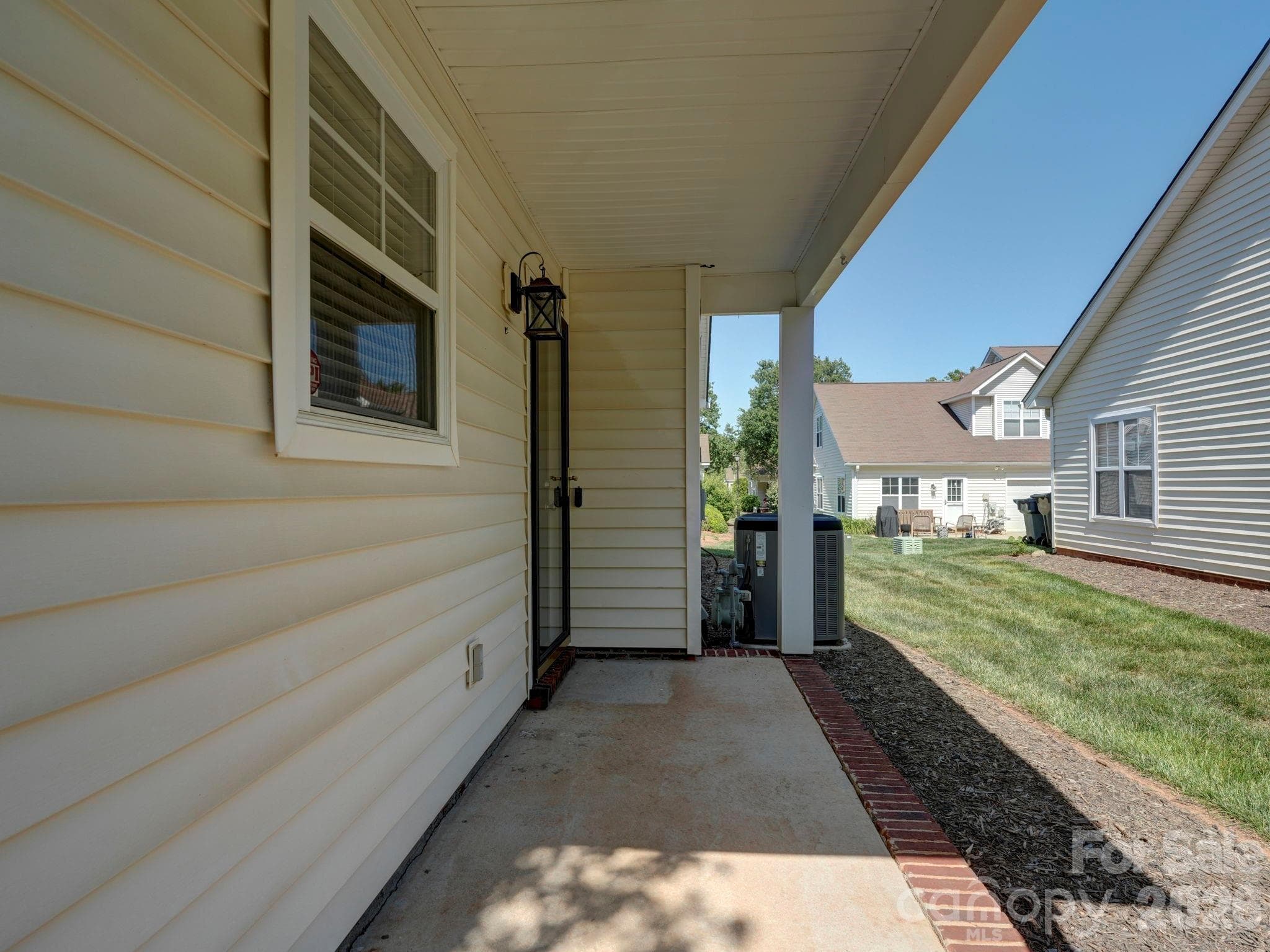 Townhouse at 8339 Brickle Lane, Huntersville, photo 2 of 31