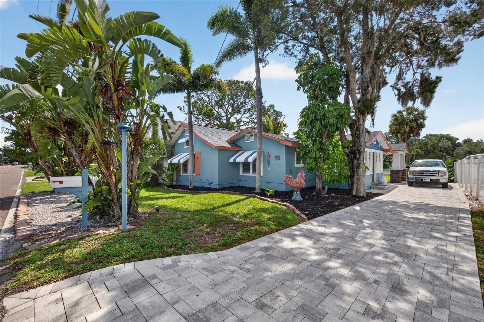 Single Family Residence at 6202 RIVER RD, NEW PORT RICHEY, photo 2 of 52