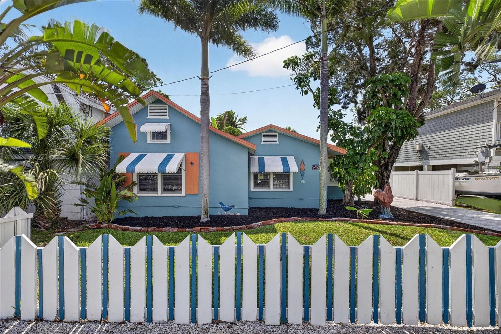 Single Family Residence at 6202 RIVER RD, NEW PORT RICHEY, photo 3 of 52