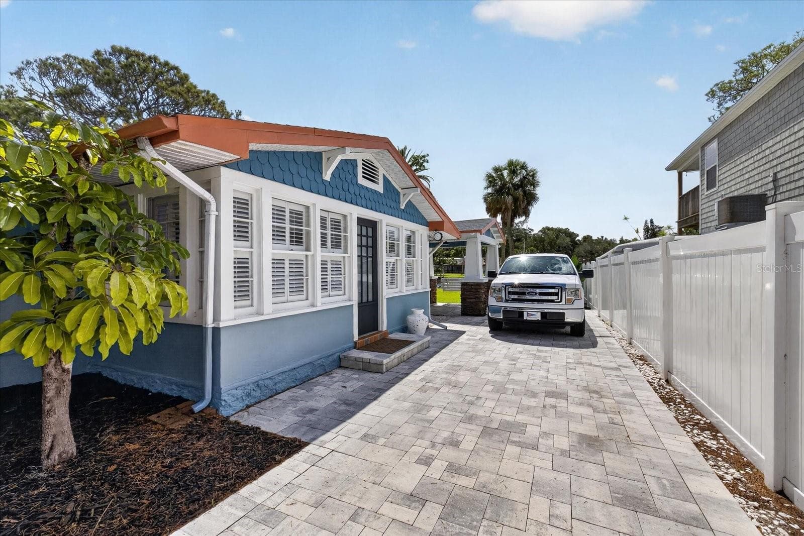 Single Family Residence at 6202 RIVER RD, NEW PORT RICHEY, photo 6 of 52