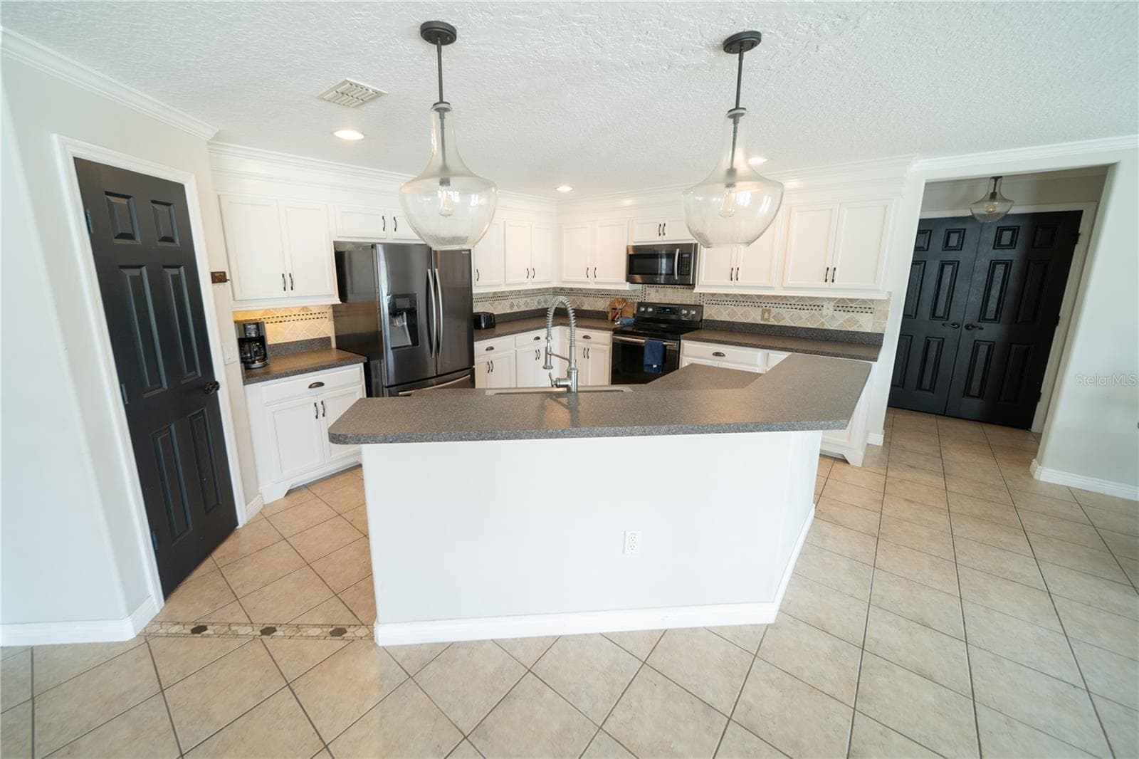 Single Family Residence at 4621 YELLOW BAY DR, KISSIMMEE, photo 6 of 29