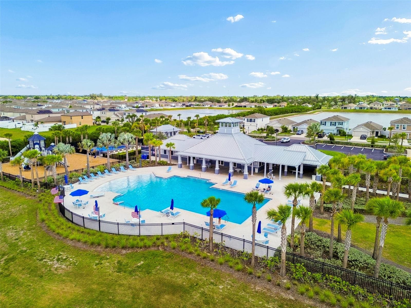 Shell Cove Pool - 1261 ANCHOR BEND DR, RUSKIN