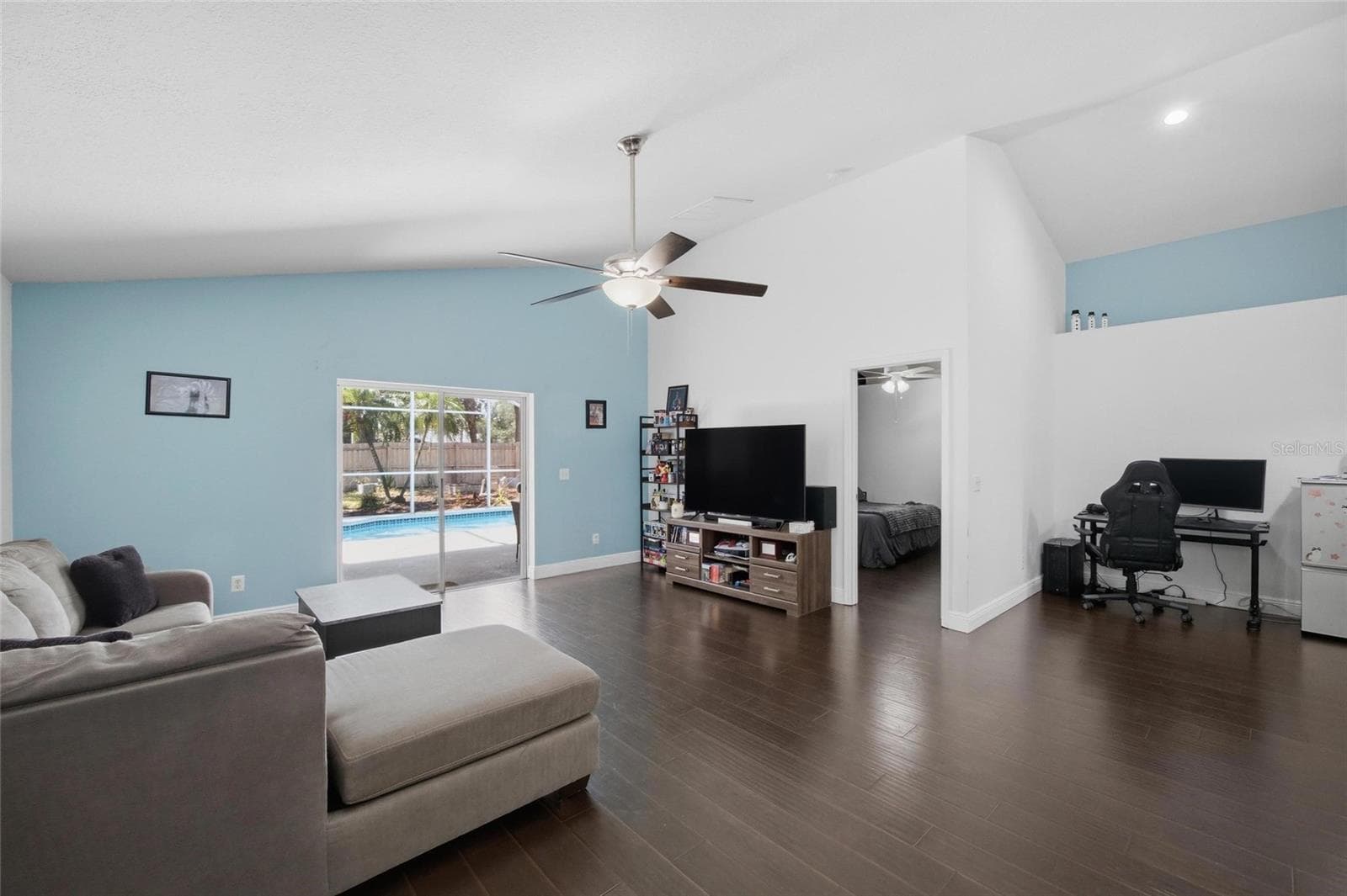 Single Family Residence at 7611 WILTSHIRE PARK PL, APOLLO BEACH, photo 8 of 38