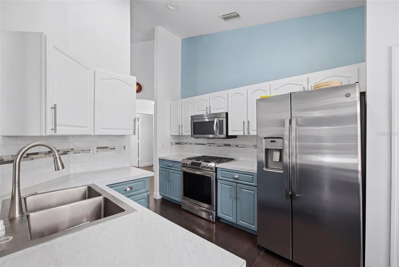 Kitchen - 7611 WILTSHIRE PARK PL, APOLLO BEACH