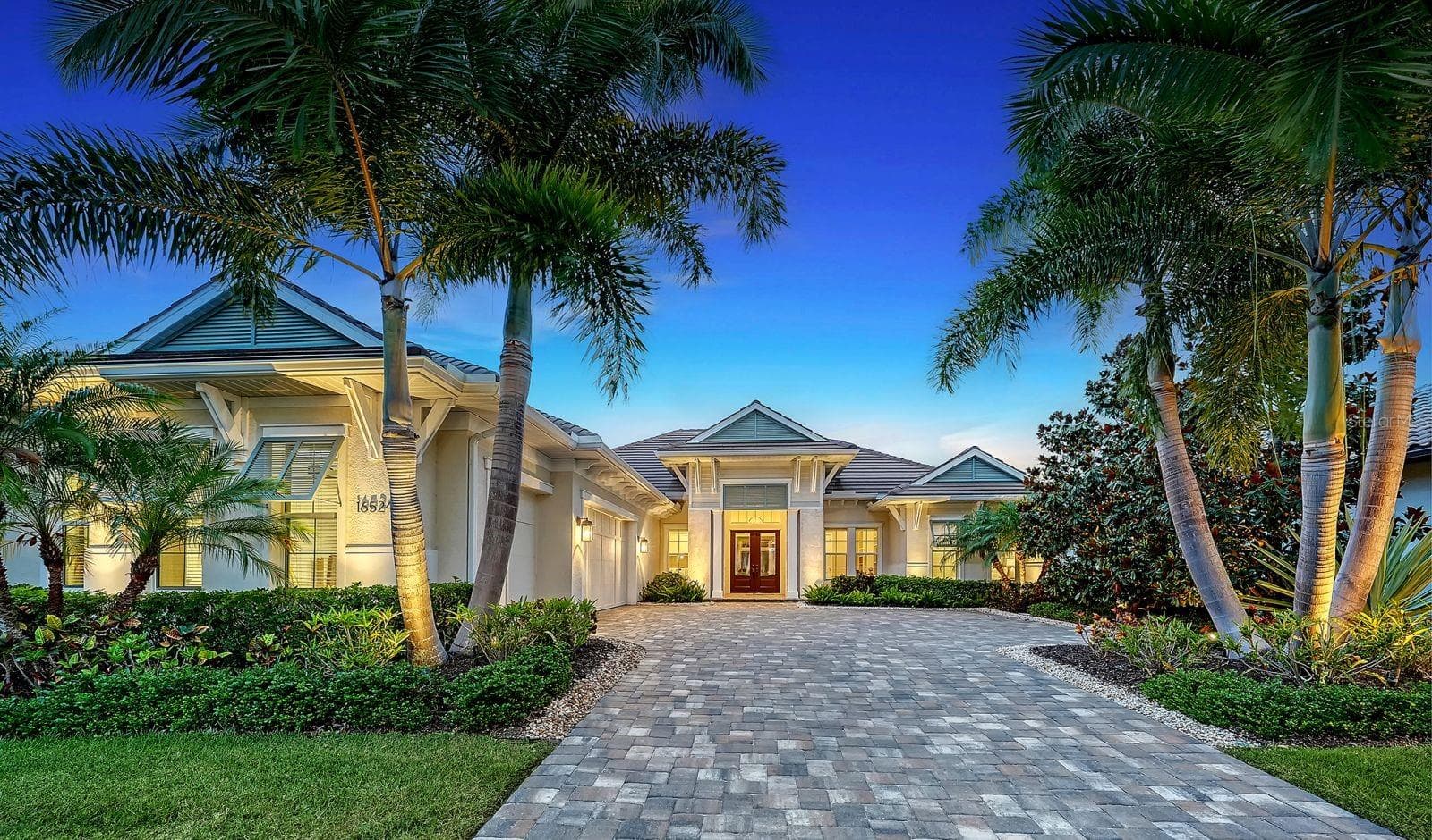 Single Family Residence at 16524 KENDLESHIRE TER, LAKEWOOD RANCH, photo 6 of 75